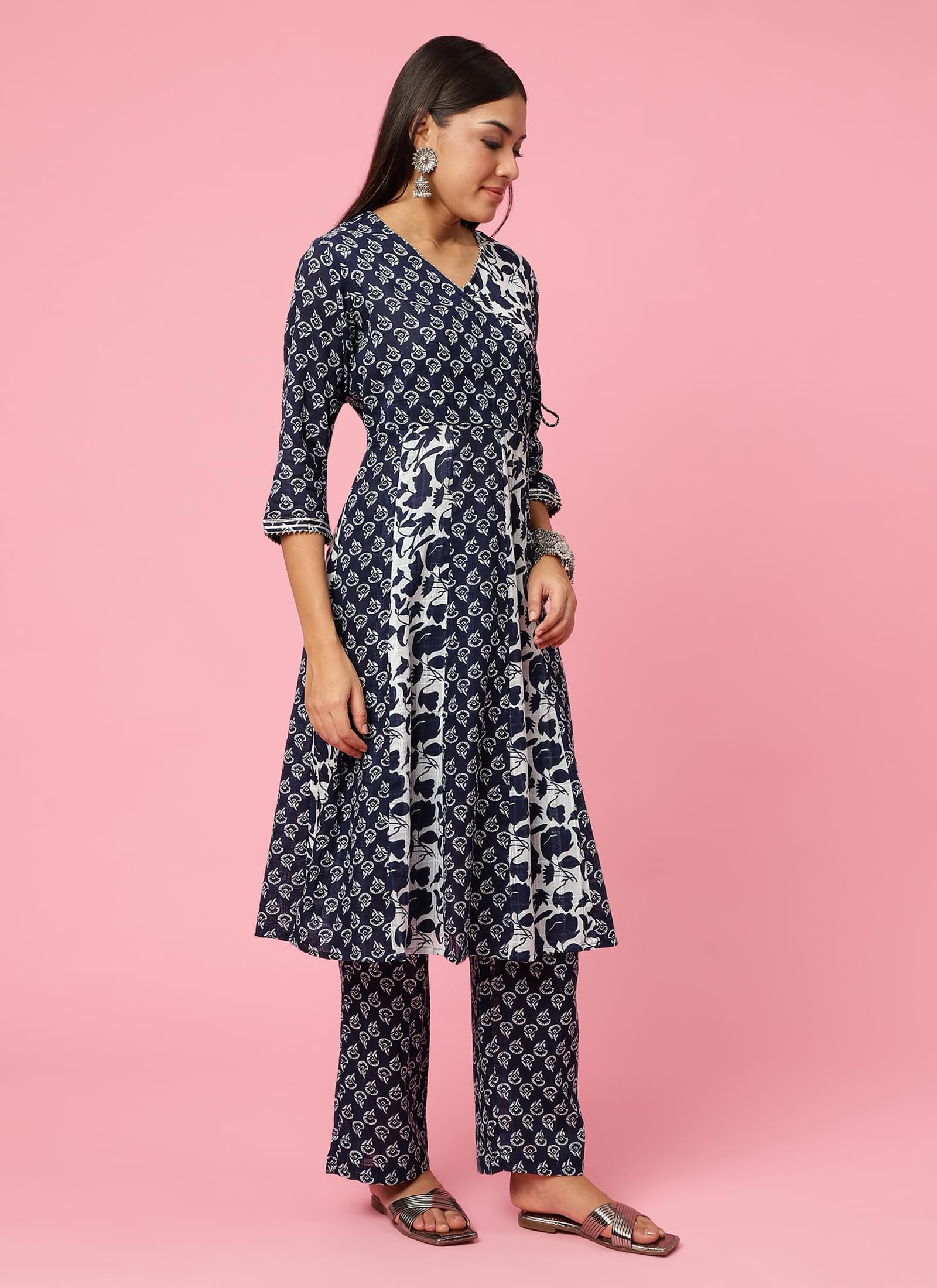 Women Navy Blue Floral Printed Kurta Comfort Pant Dupatta.