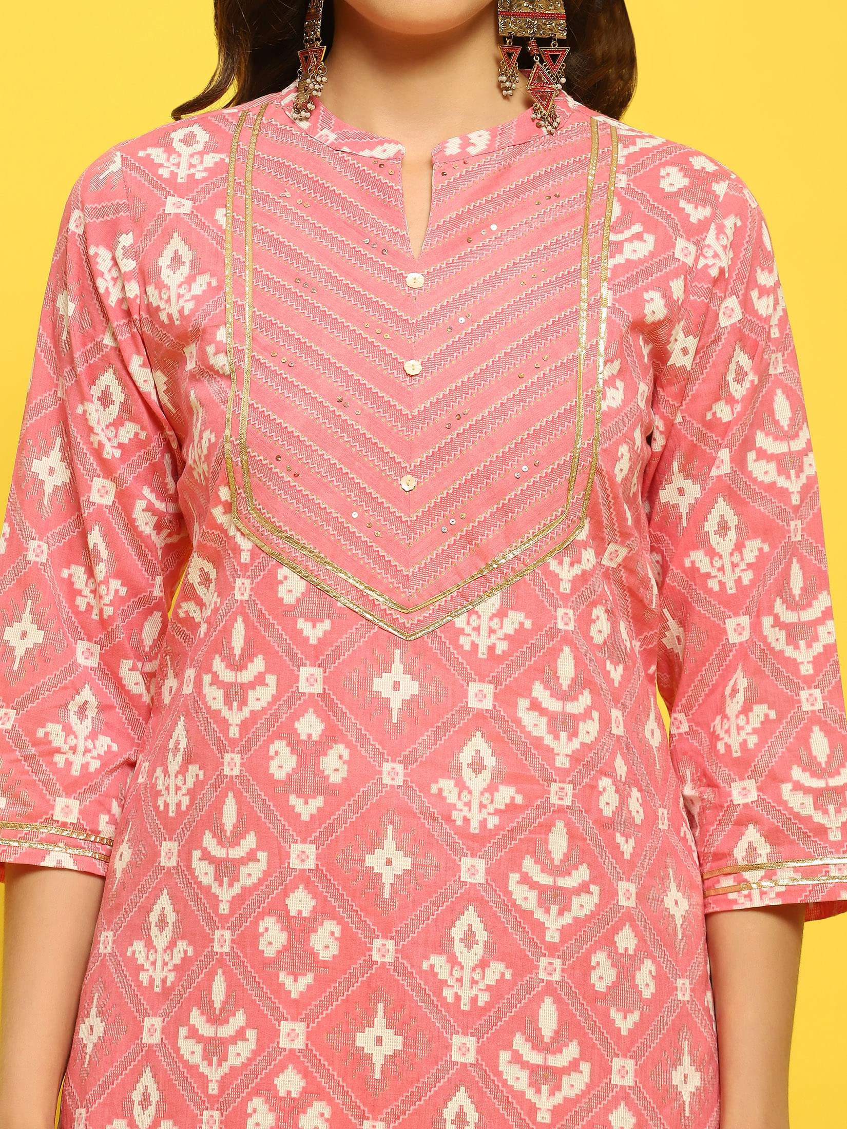Women Cotton Pink Geometric Print Kurta Trouser Dupatta.