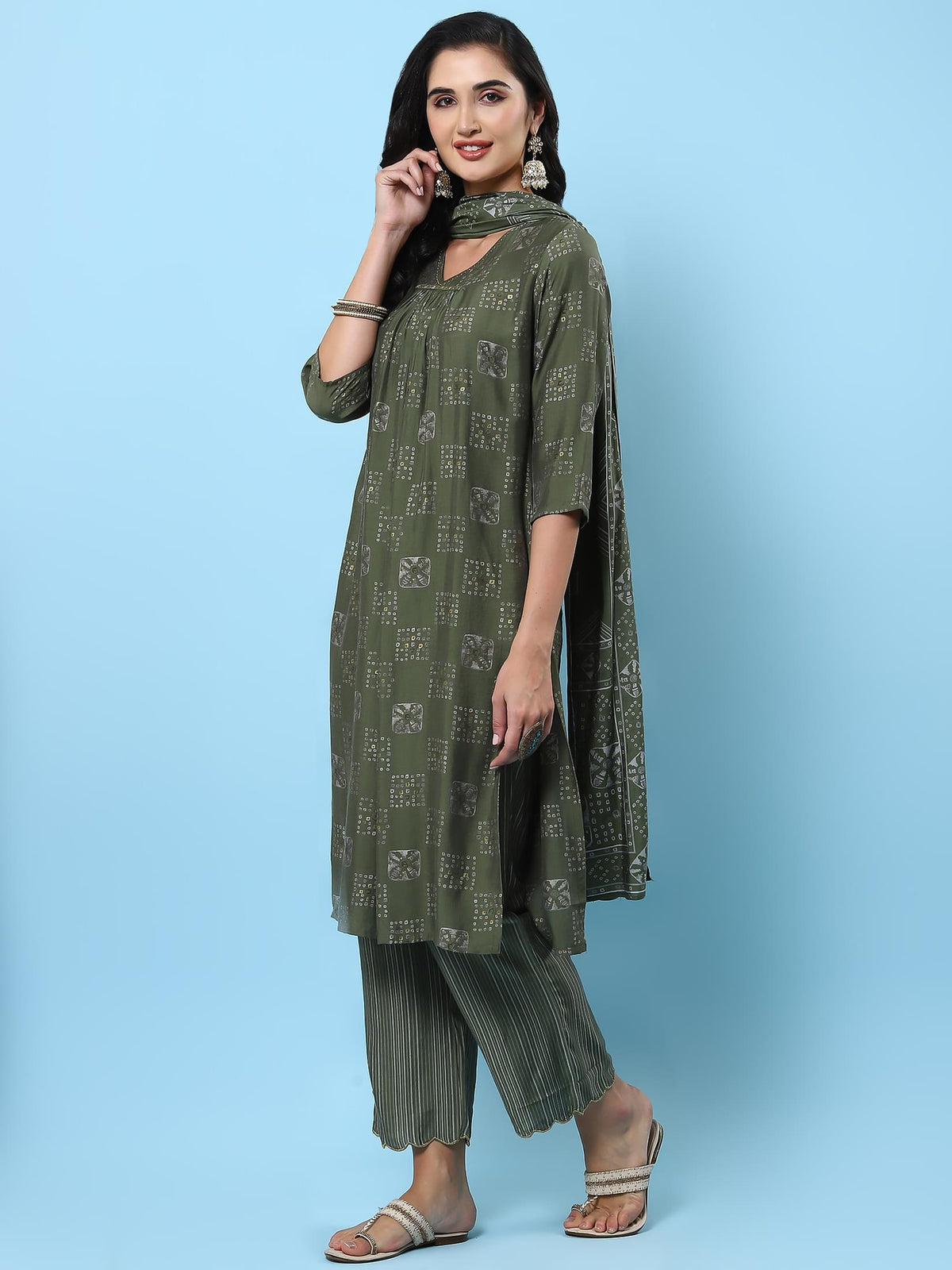 Women Olive Geometric Printed Kurta Comfort Pant Dupatta.
