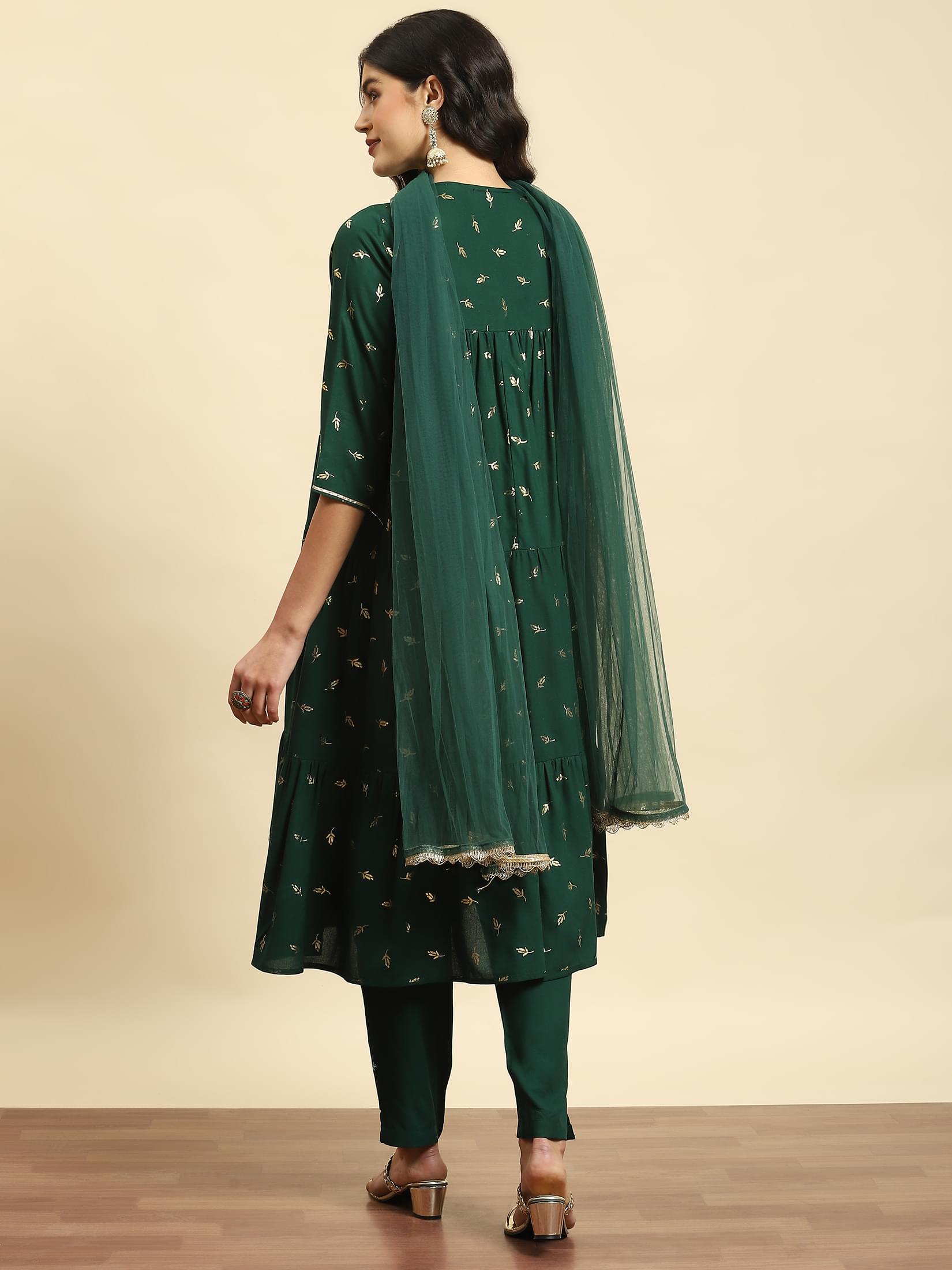 Women Green Floral Print Kurta Trouser Dupatta.