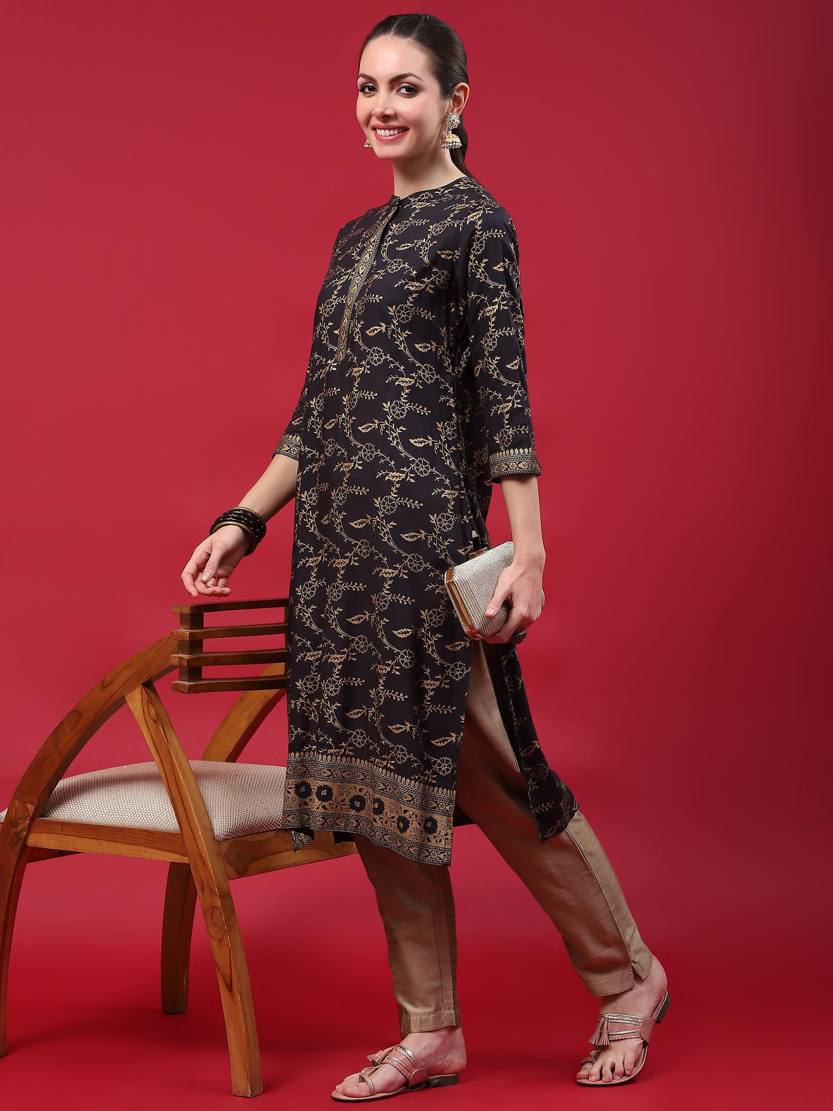 Women Black Floral Printed Kurta.