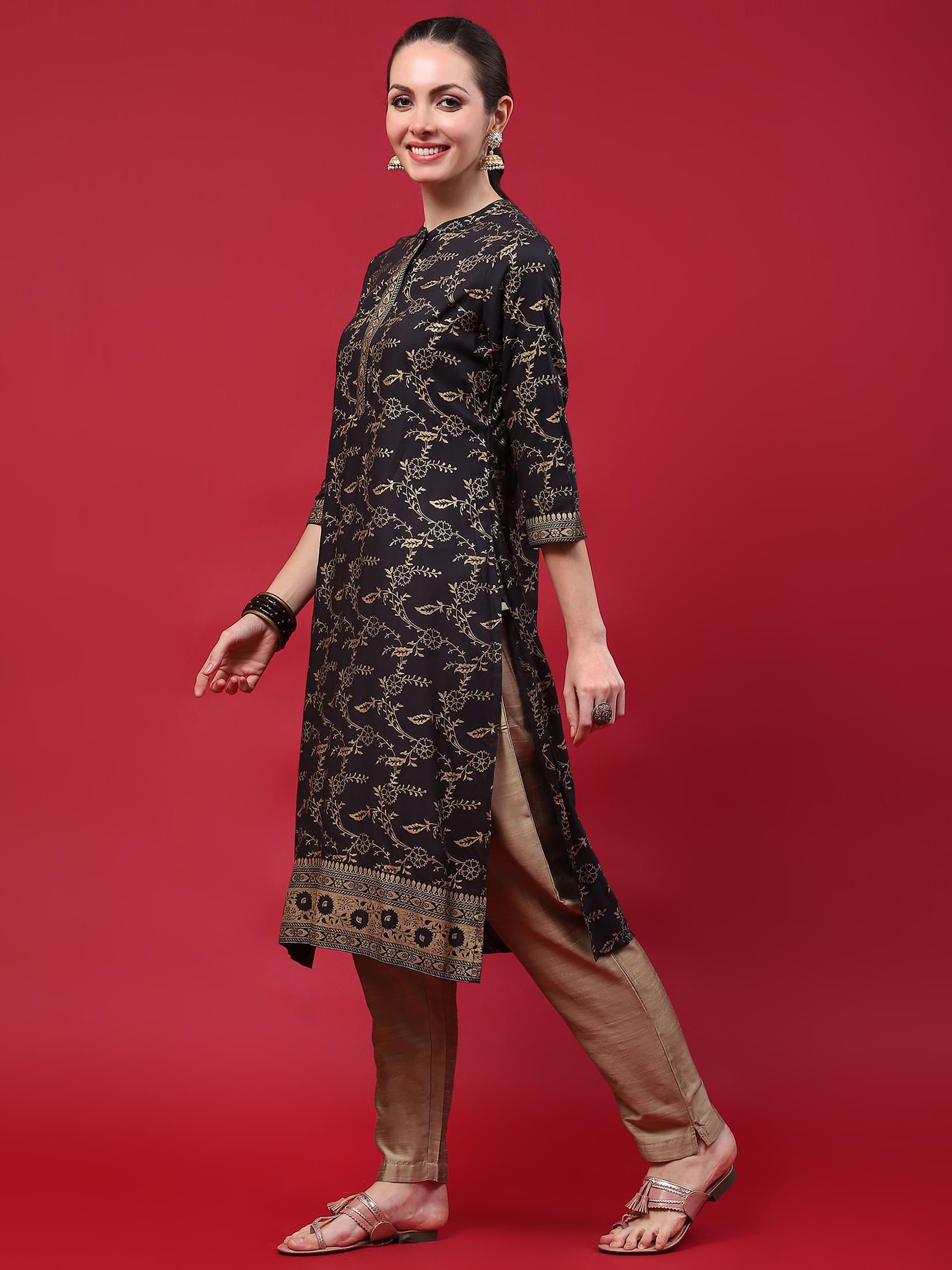 Women Black Floral Printed Kurta.
