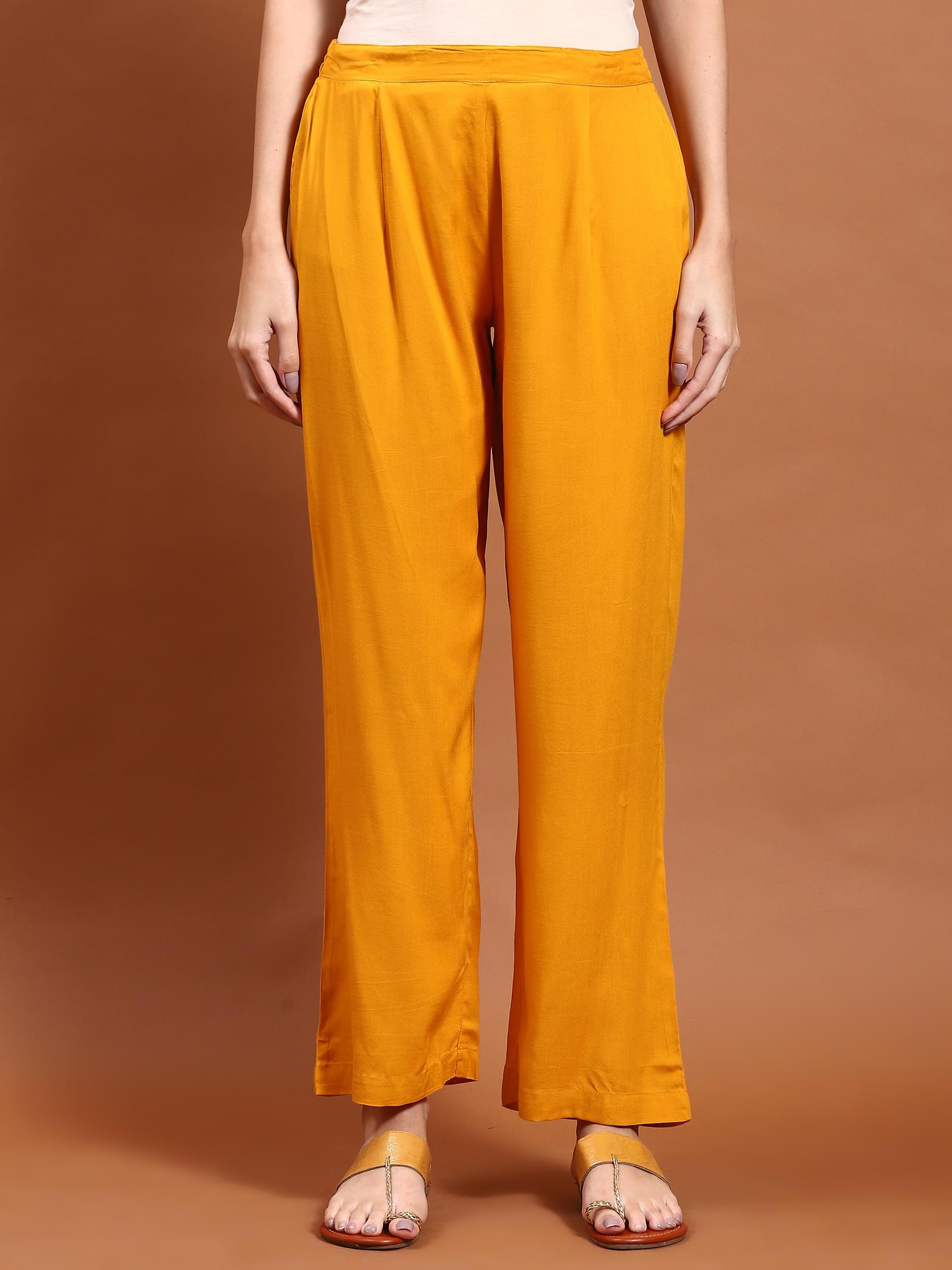 Women Mustard Geometric Print Kurta Comfort Pant Dupatta.