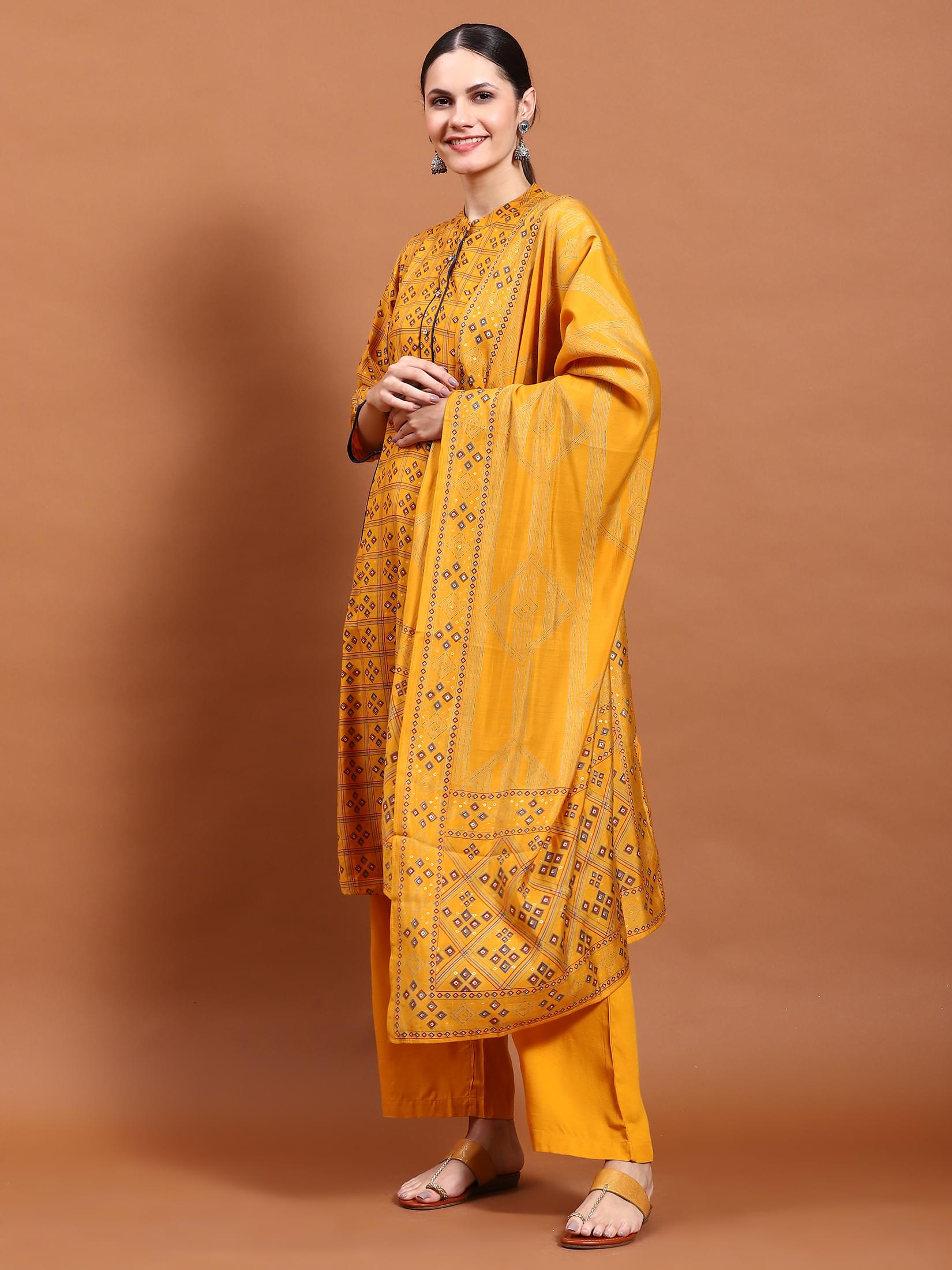 Women Mustard Geometric Print Kurta Comfort Pant Dupatta.