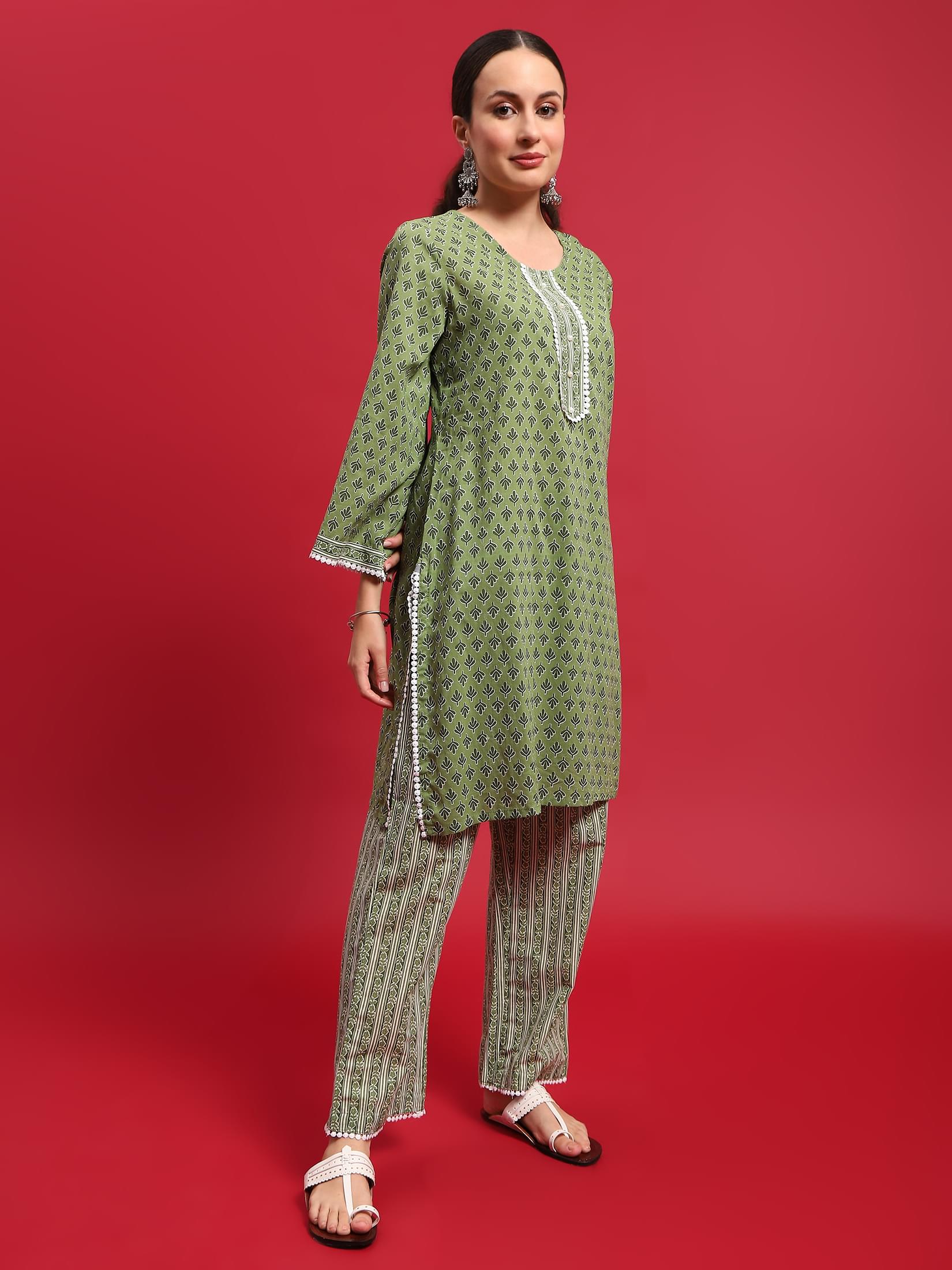 Women Cotton Green Floral Print Kurta With Comfort Pant.