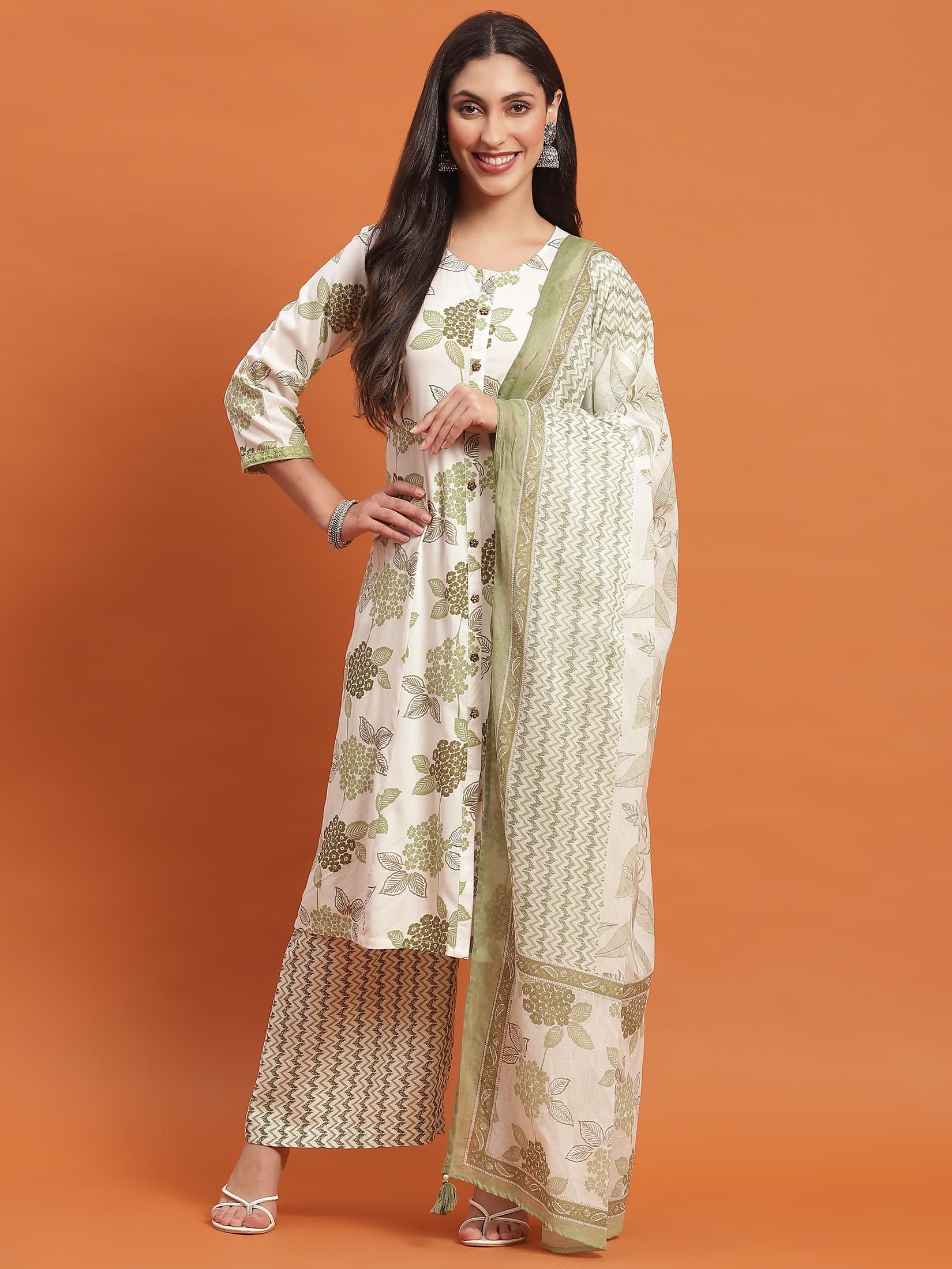 Women White Floral Print Kurta Wide Pant Dupatta.