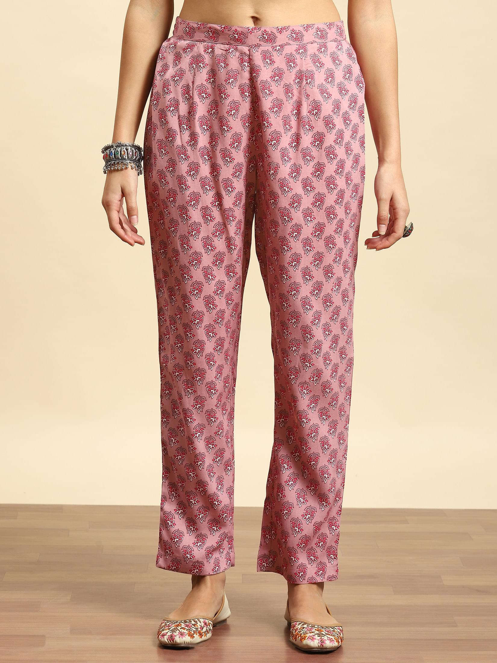 Women Pink Floral Print Kurta Trouser Dupatta.