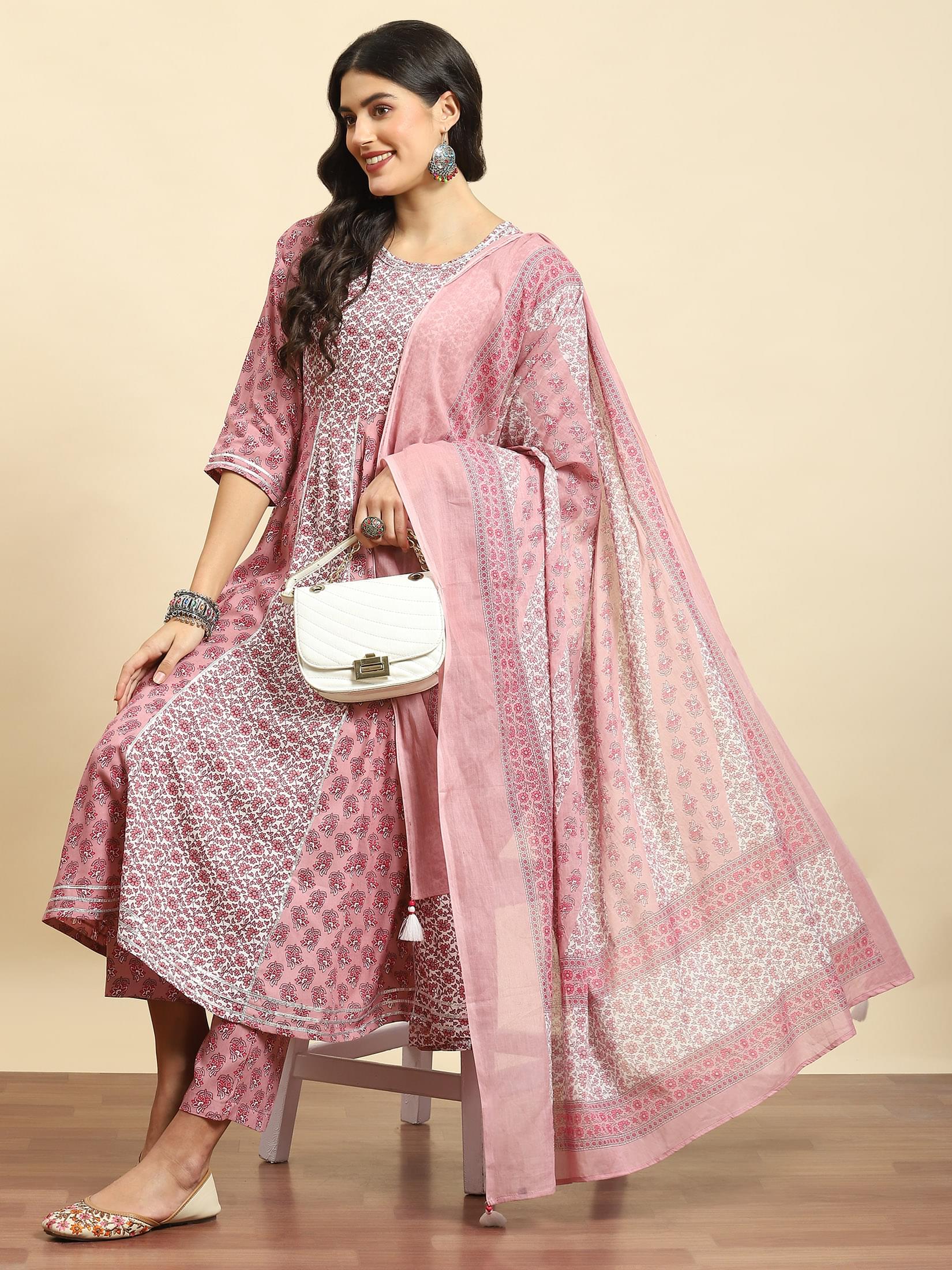 Women Pink Floral Print Kurta Trouser Dupatta.