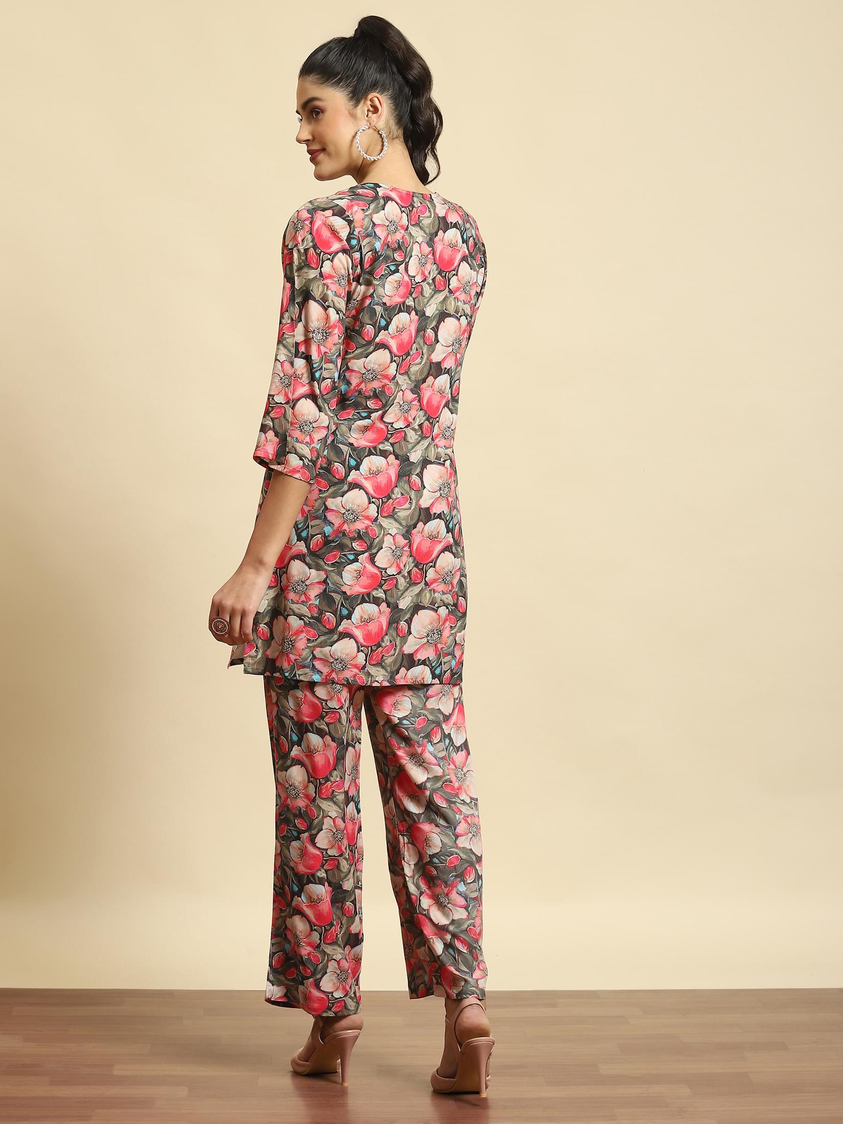 Women Multicolor Floral Printed Co-Ord Set.
