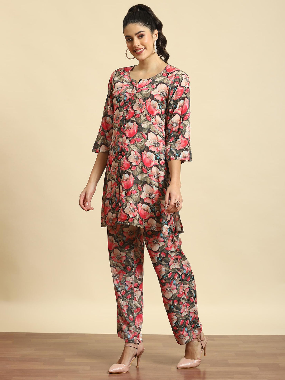 Women Multicolor Floral Printed Co-Ord Set.