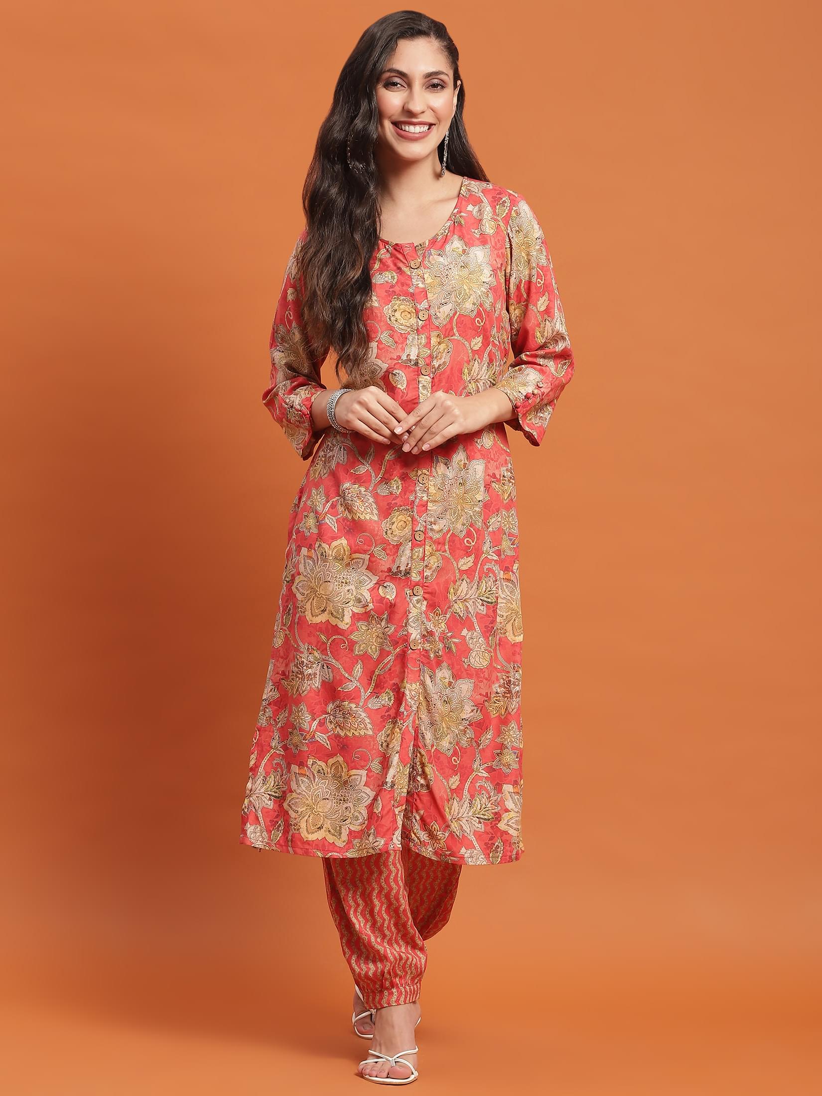 Women Red Floral Print Kurta With Harem Pant.