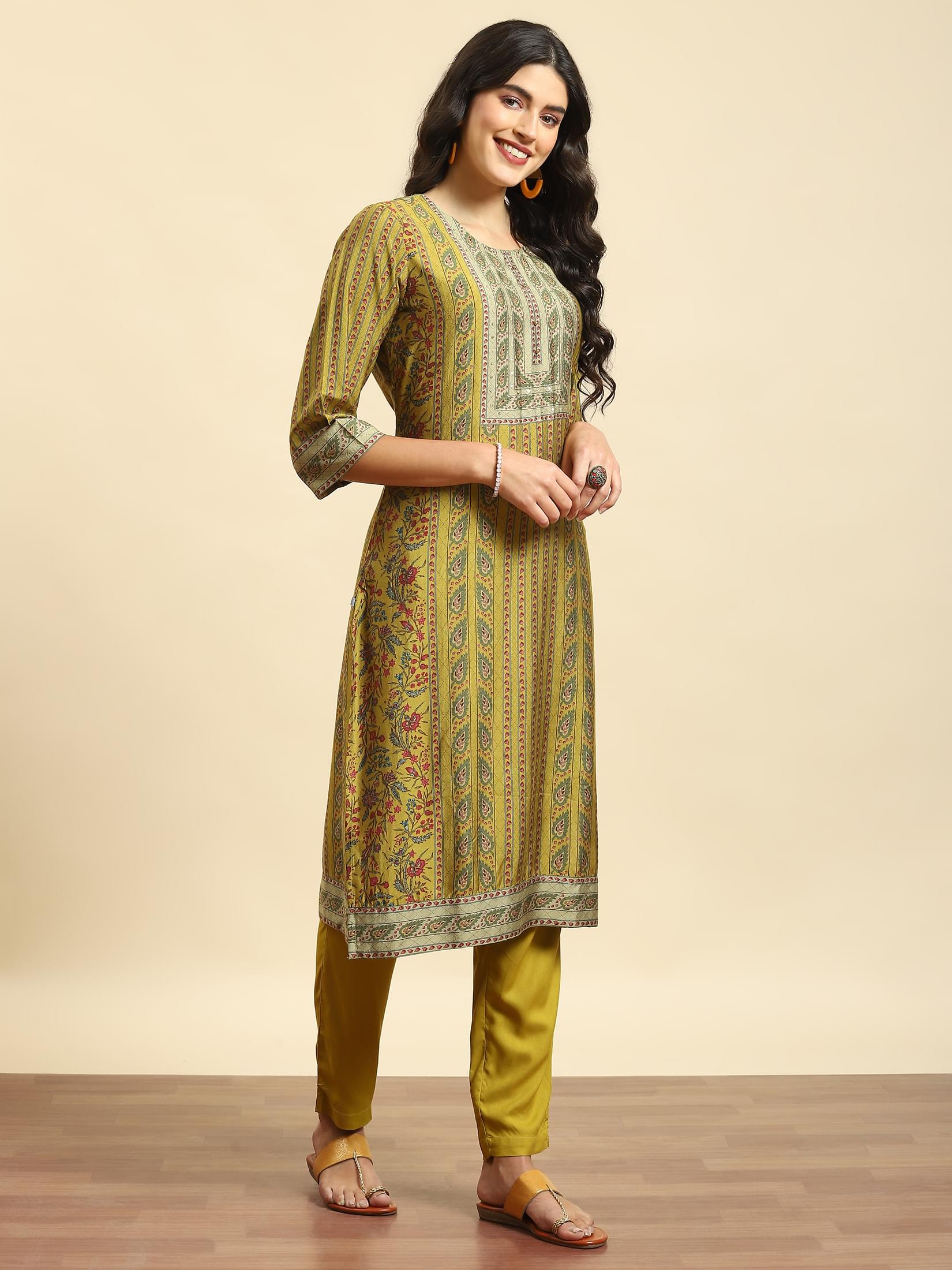 Women Olive Floral Print Kurta Trouser Dupatta.