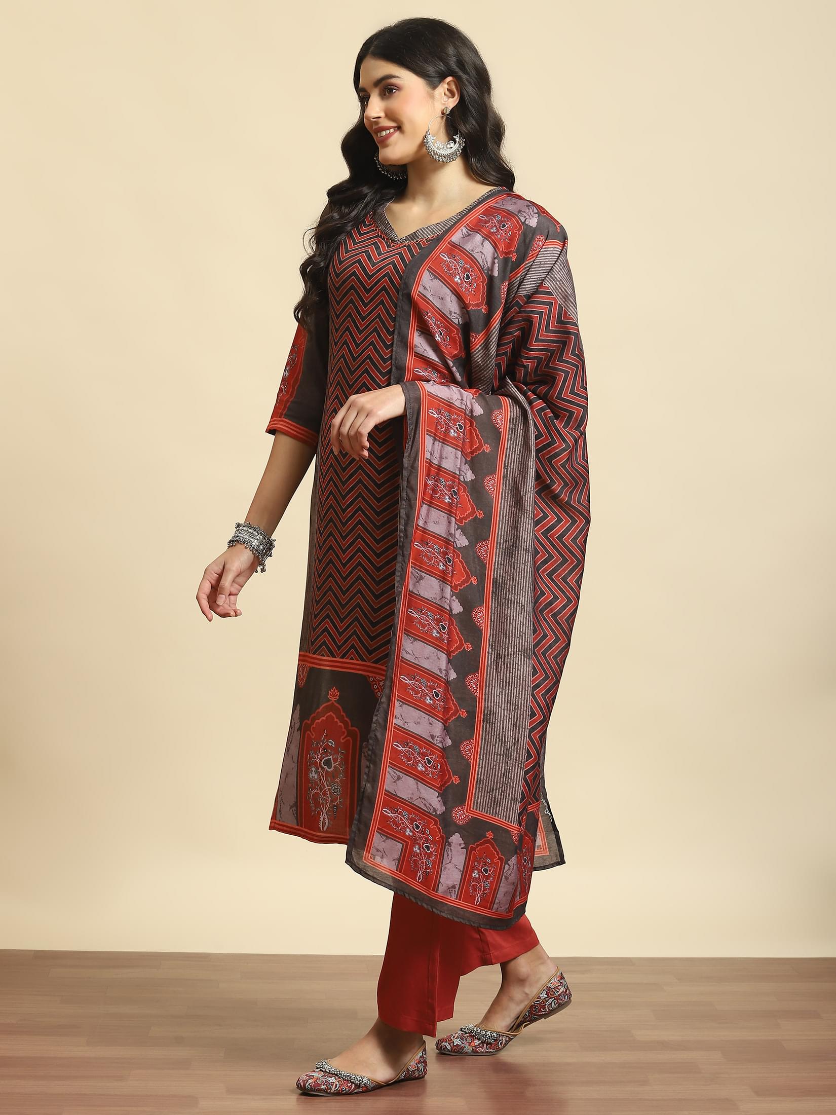Women Maroon Geometric Print Kurta Comfort Pant Dupatta.