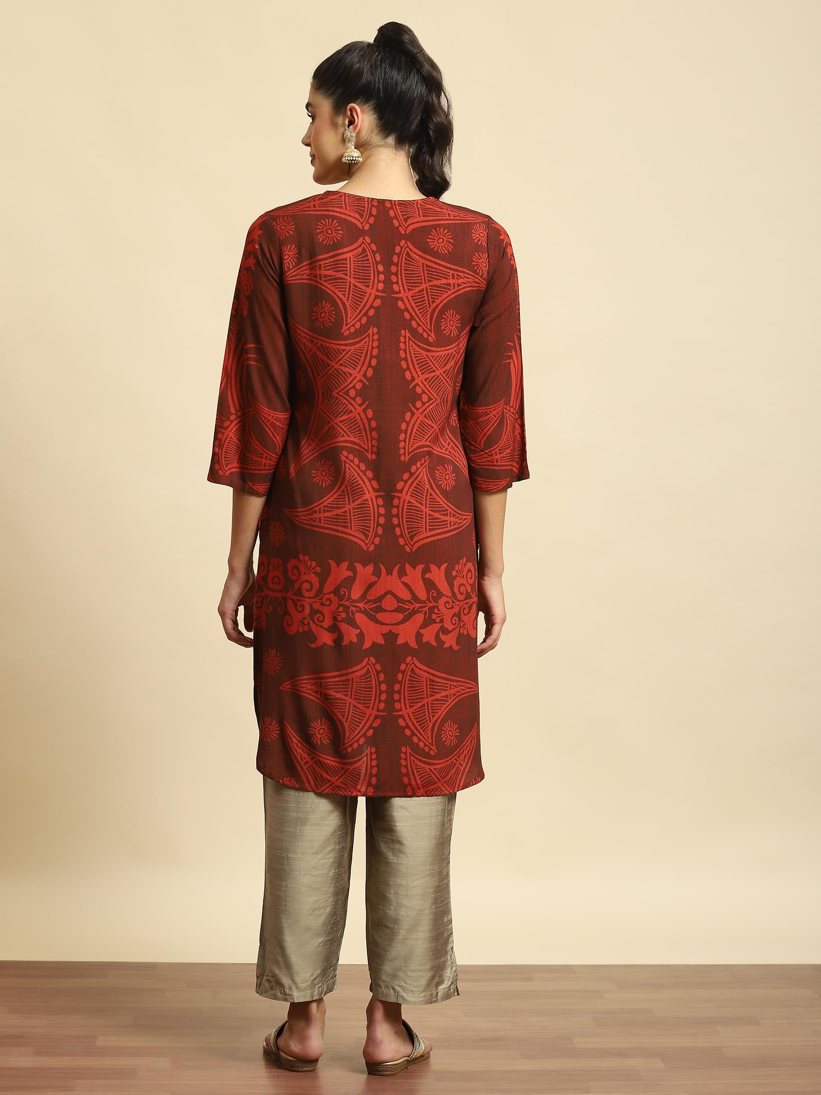 Women Maroon Abstract Print Kurta.