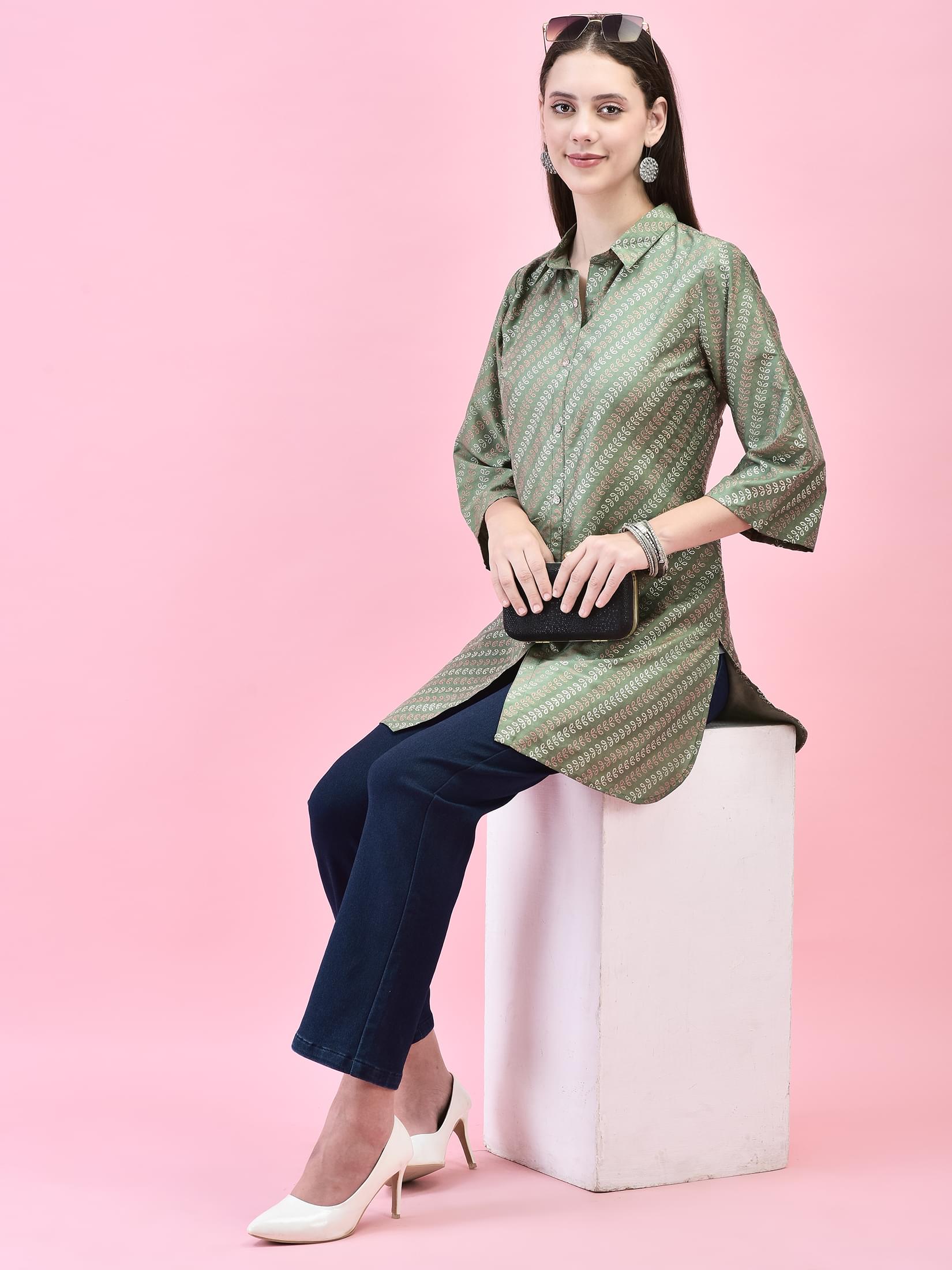 Women Polyester Green Geometric Print Short Kurti.