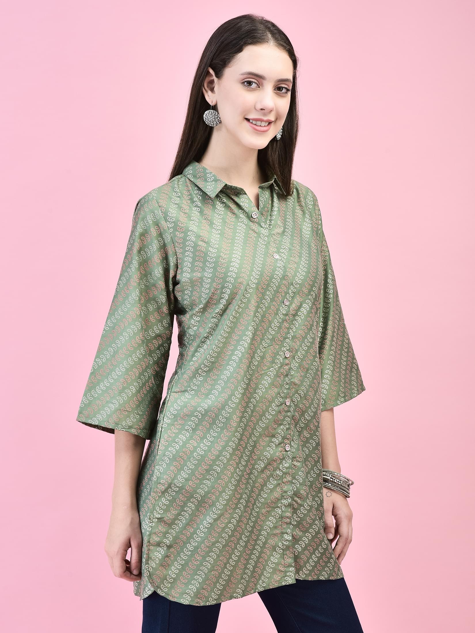 Women Polyester Green Geometric Print Short Kurti.