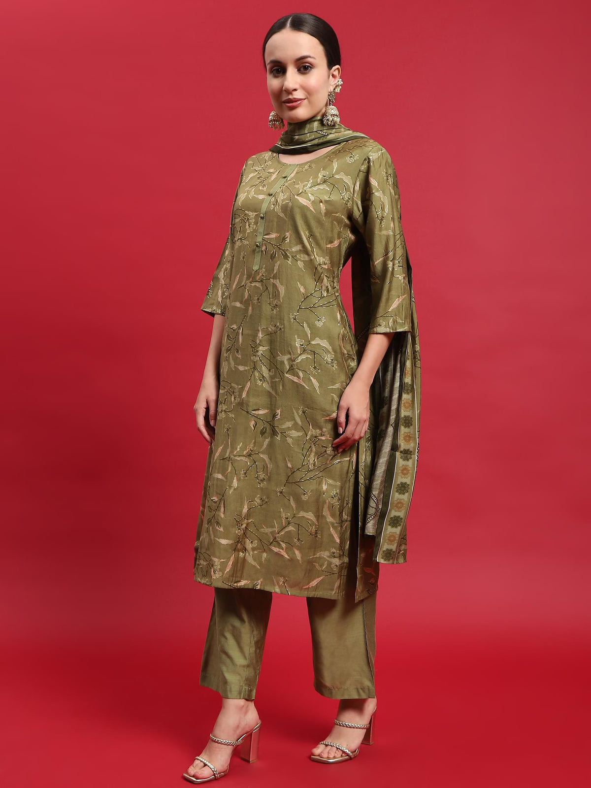 Women Muslin Green Floral Print Kurta Comfort Pant Dupatta.