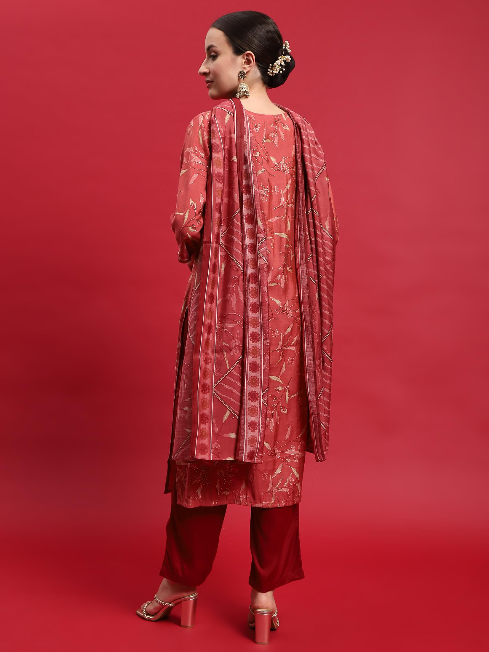 Women Muslin Maroon Floral Print Kurta Comfort Pant Dupatta.