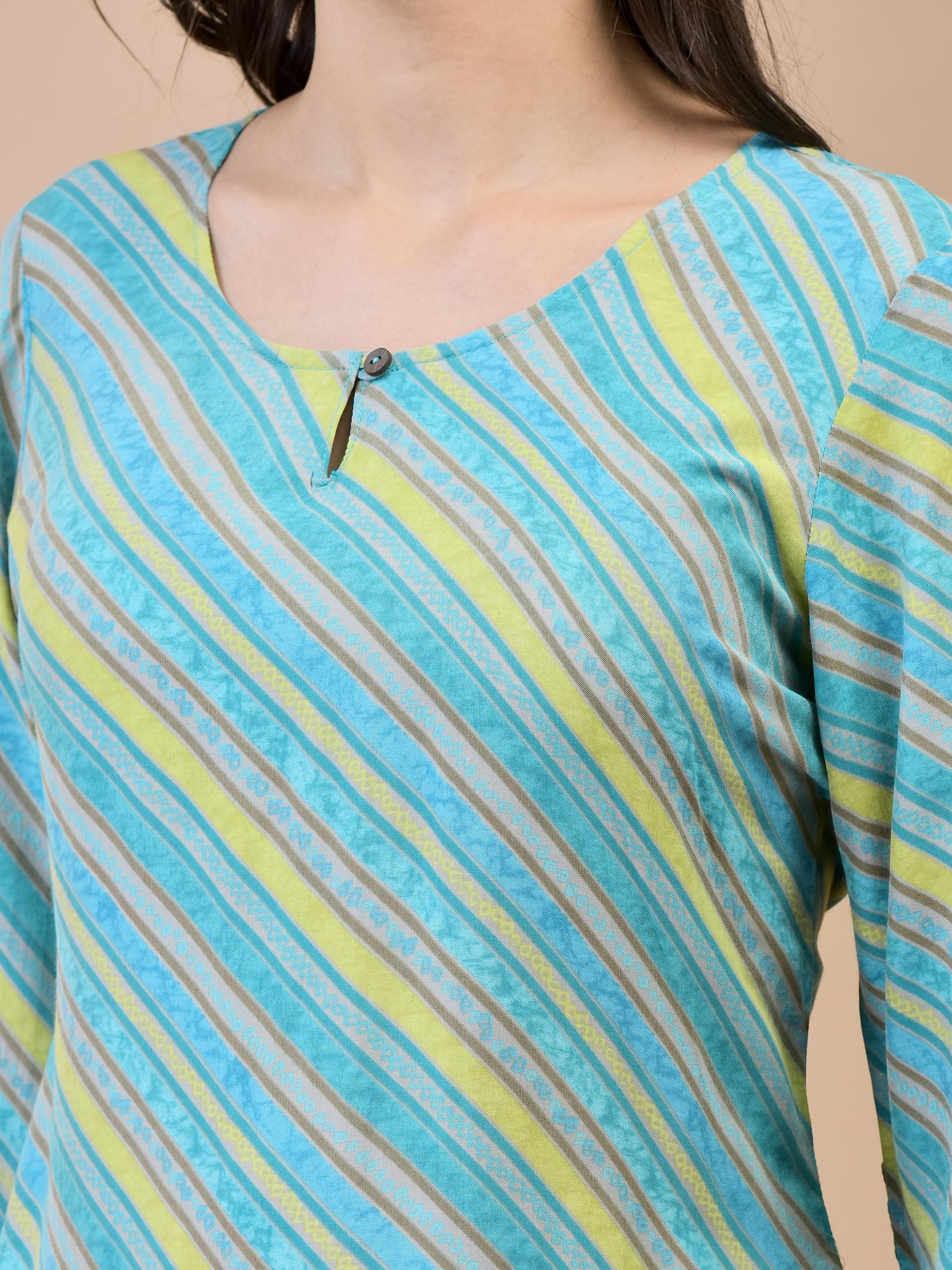 Women Shantoon Multicolor Solid Kurta.