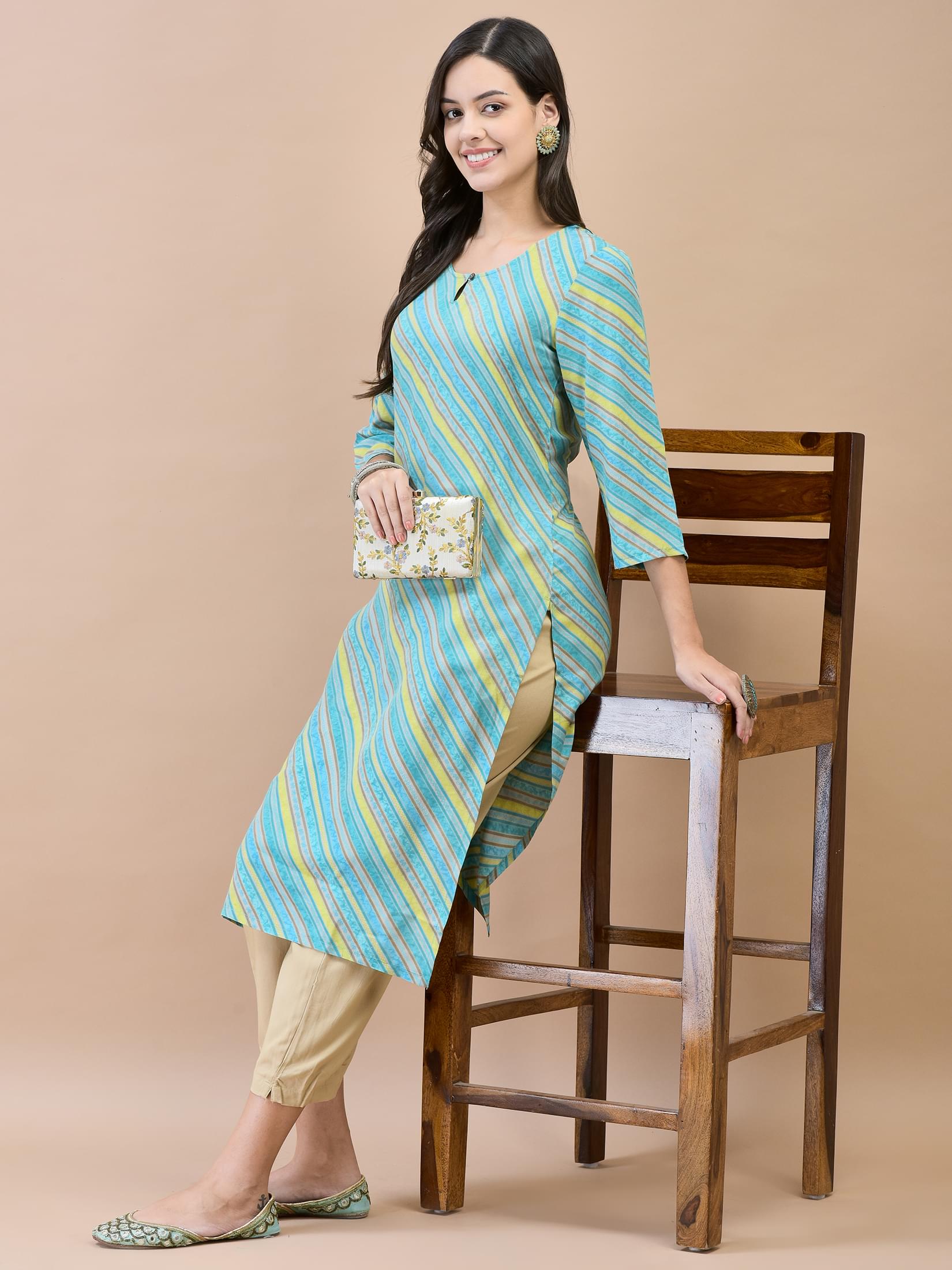 Women Shantoon Multicolor Solid Kurta.