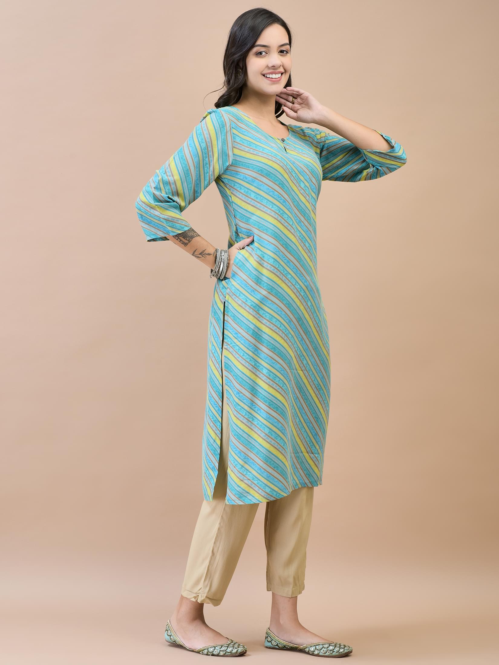 Women Shantoon Multicolor Solid Kurta.