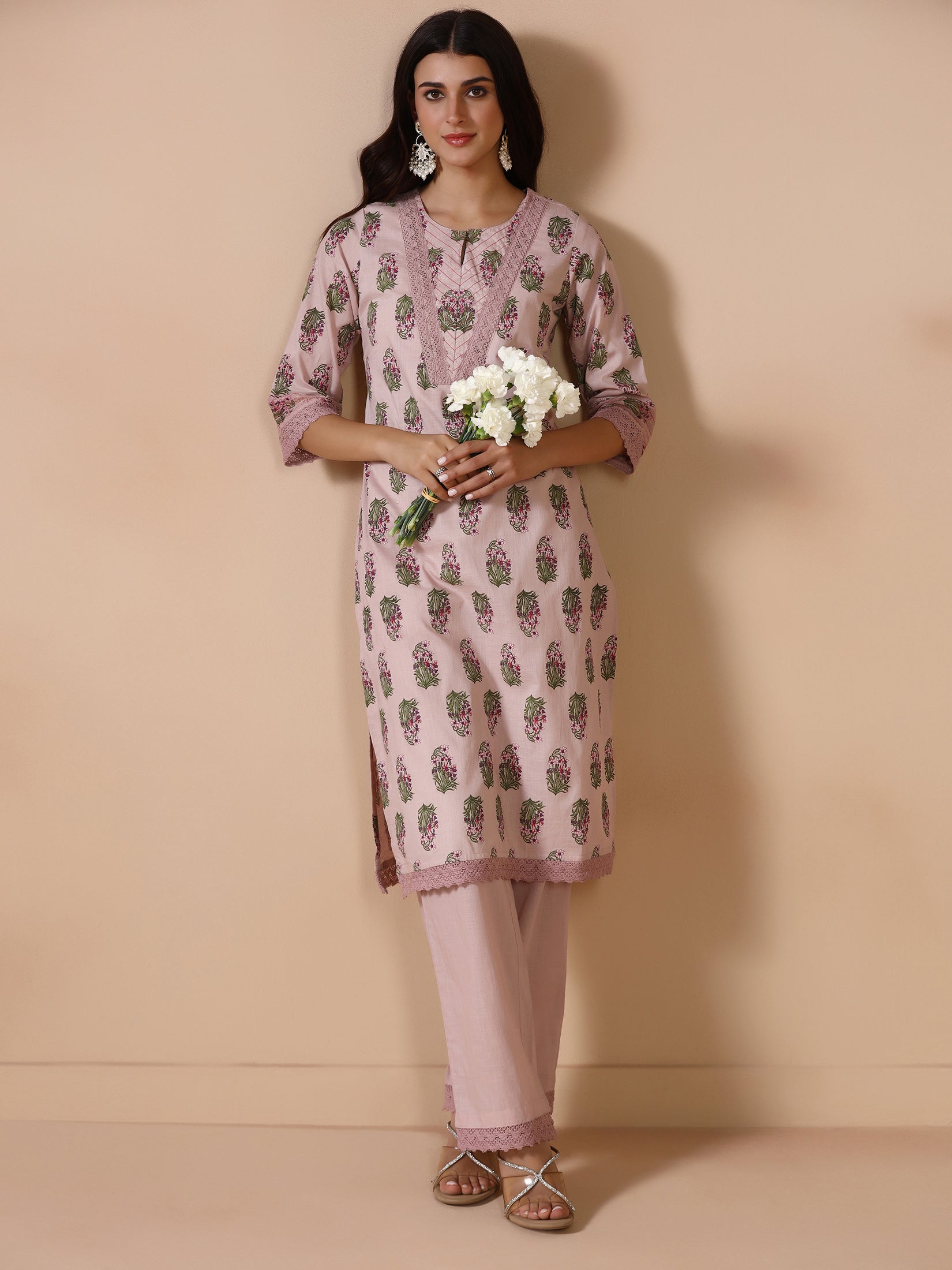 Women Cotton Pink Floral Print Kurta With Comfort Pant