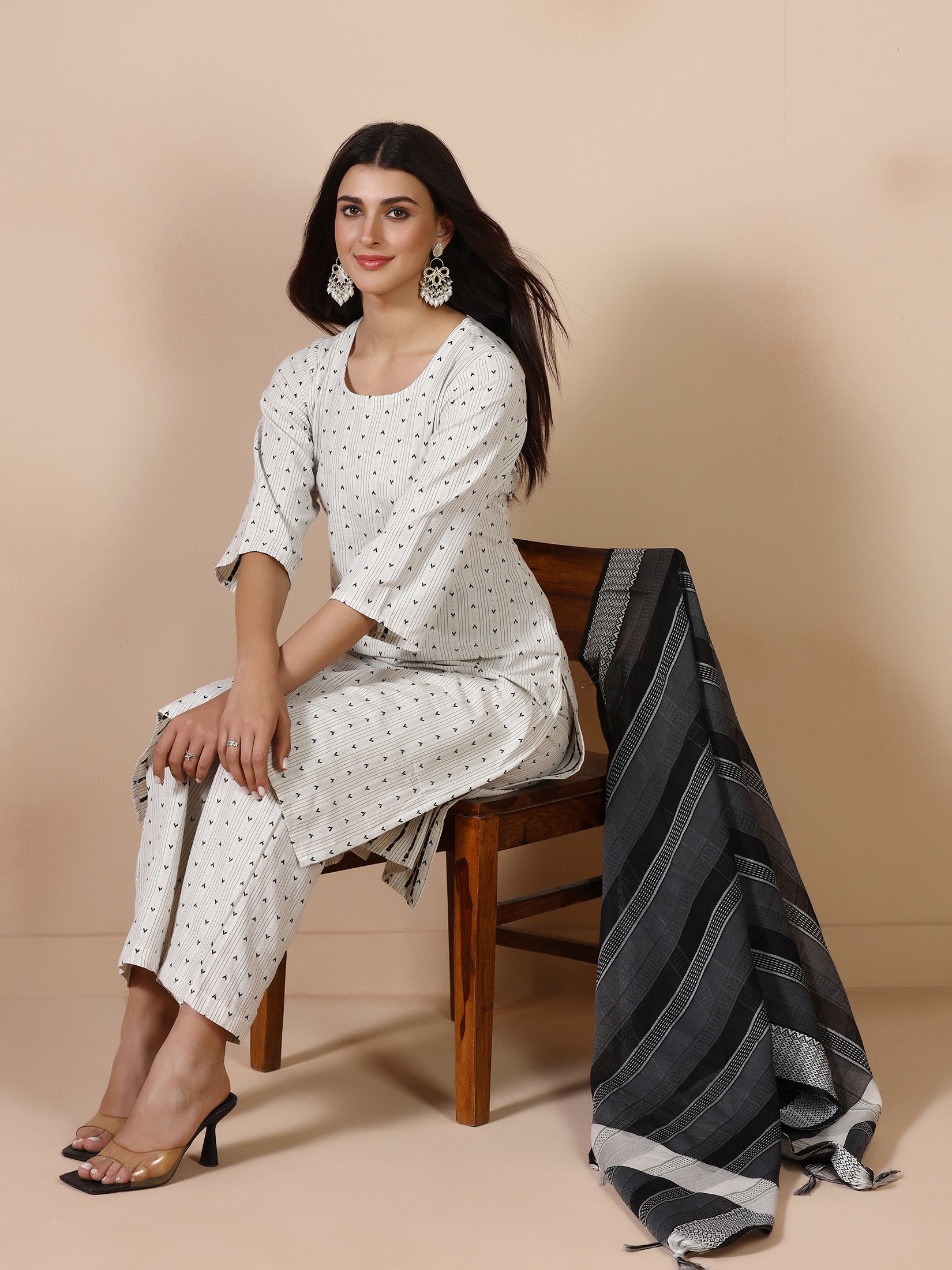 Women Poly Cotton Off White Yarn Dyed Kurta Comfort Pant Dupatta.
