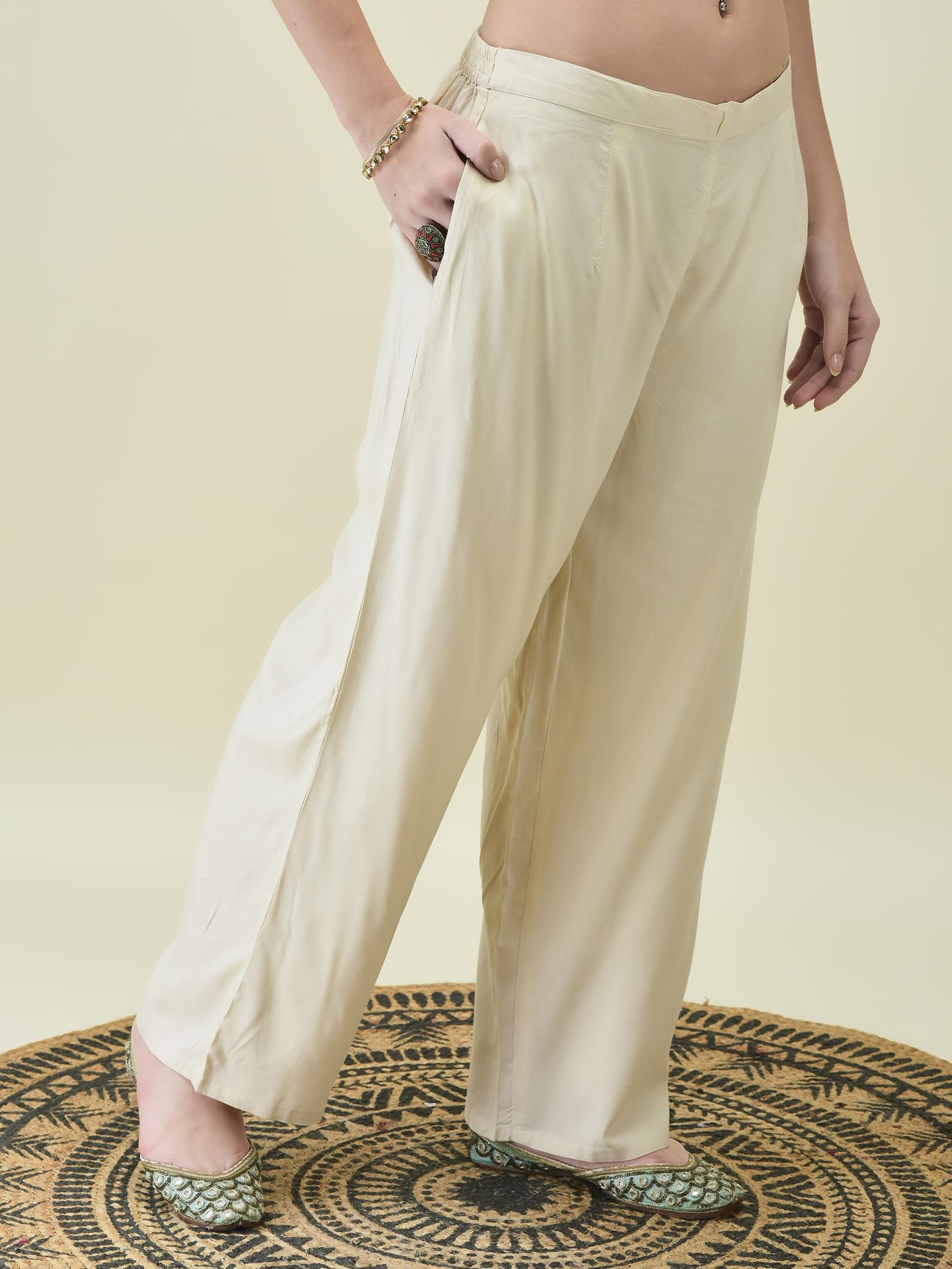 Women Muslin Multicolor Placement Print Kurta Comfort Pant Chanderi Dupatta.