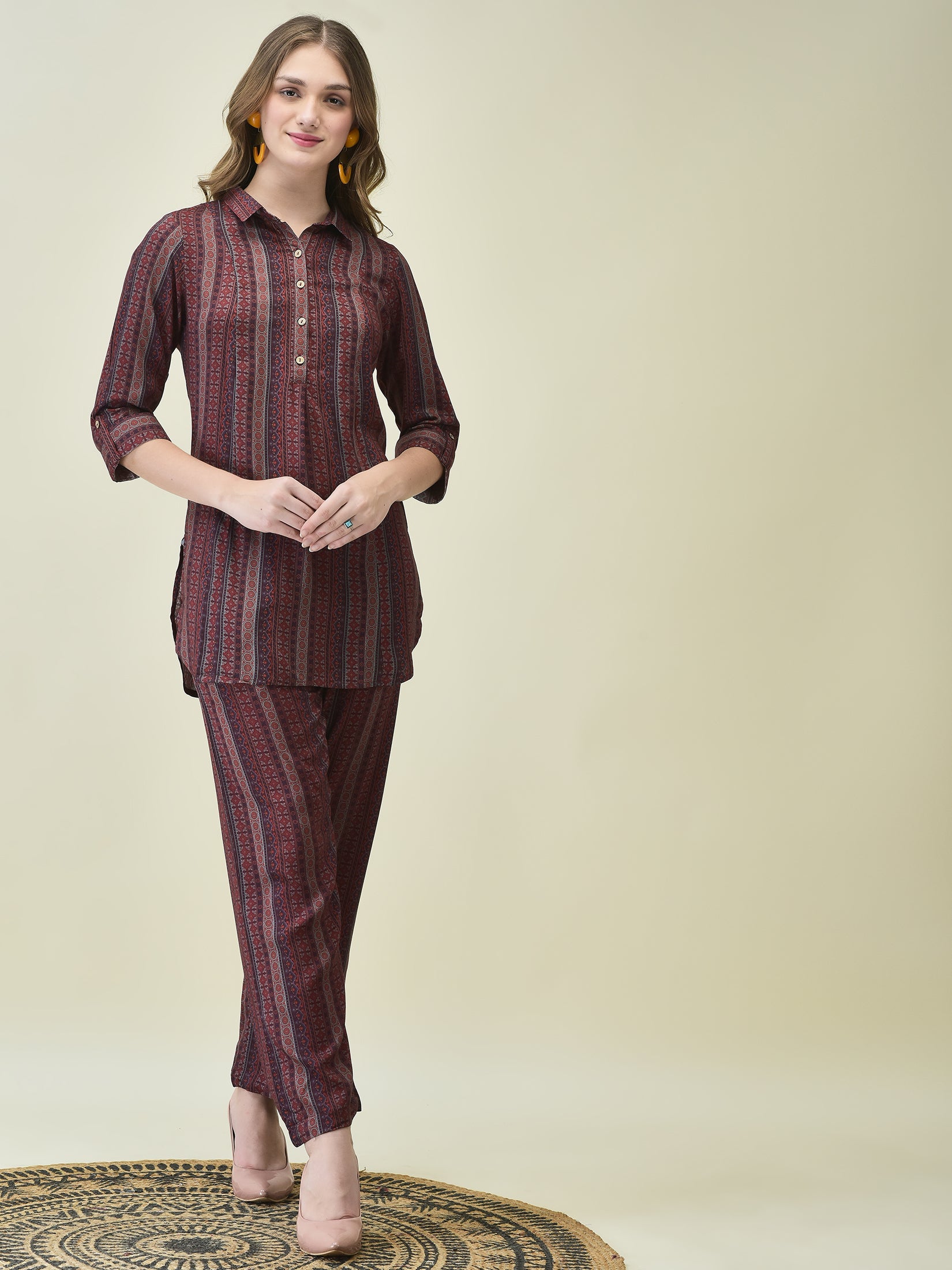 Women Liva Rayon White Stripe Print Kurta