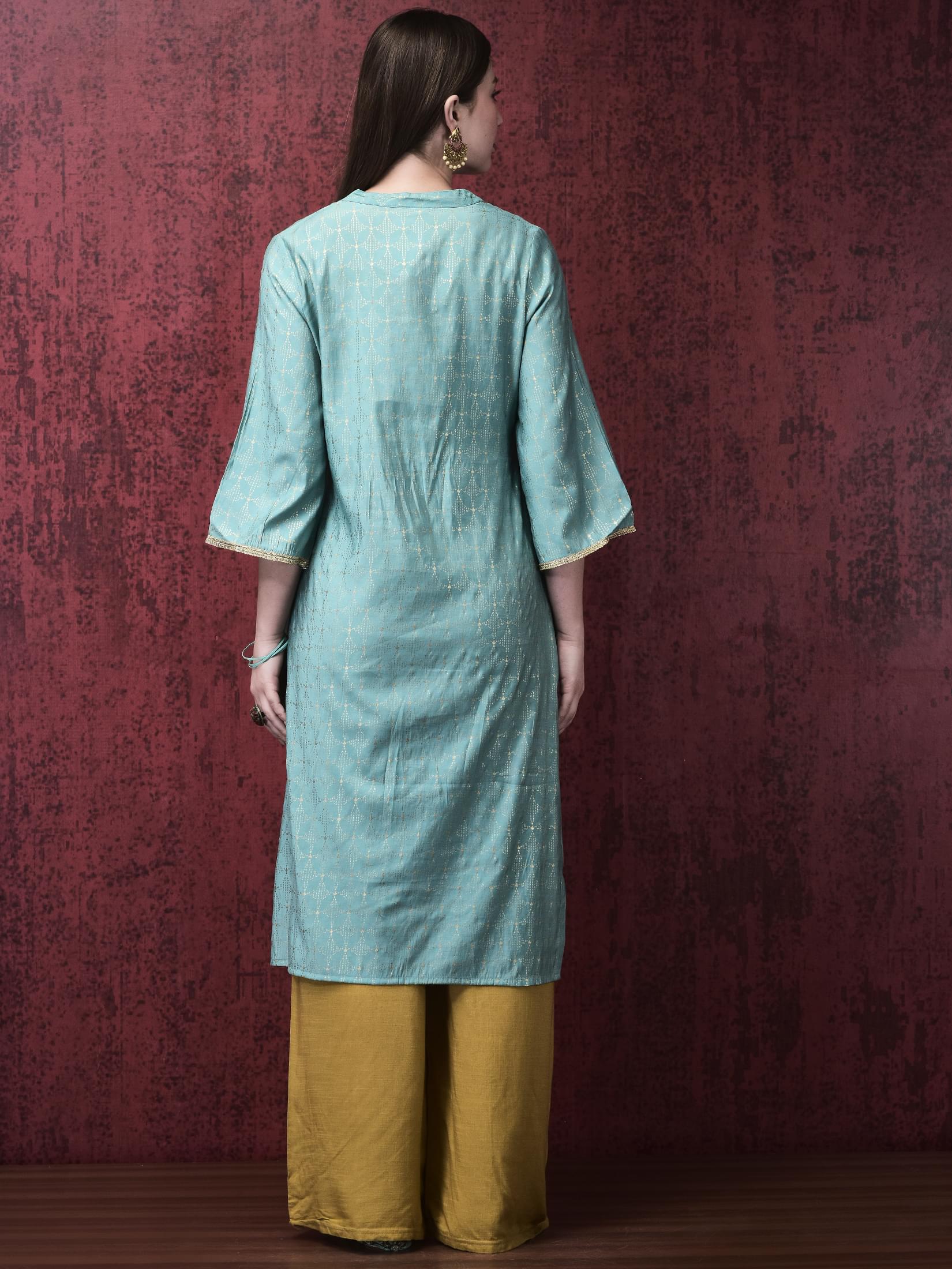 Women Liva Turquoise Blue Foil Print Kurta.