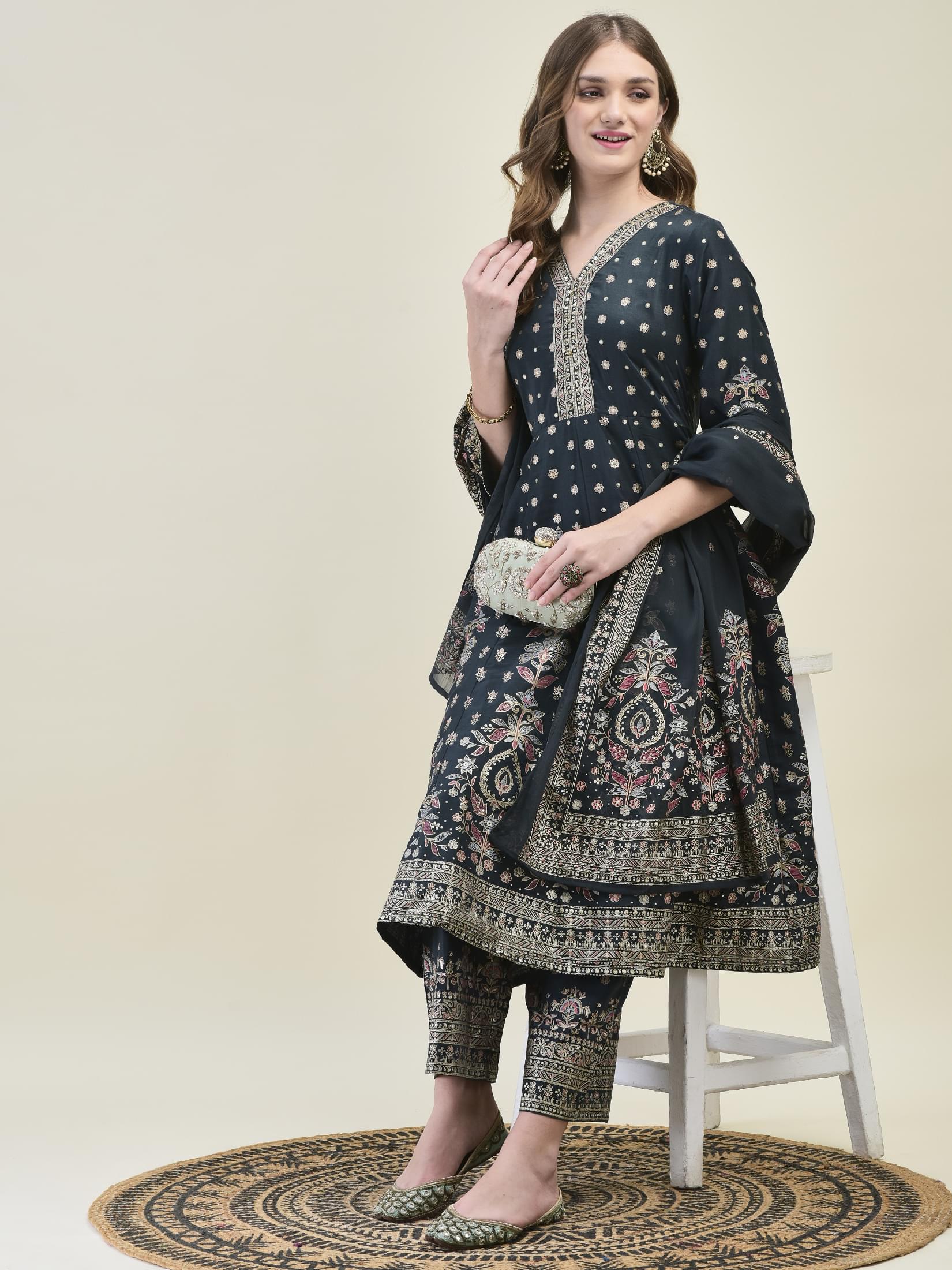 Women Liva Samaira Grey Ornamental Print Kurta Comfort Pant Dupatta.