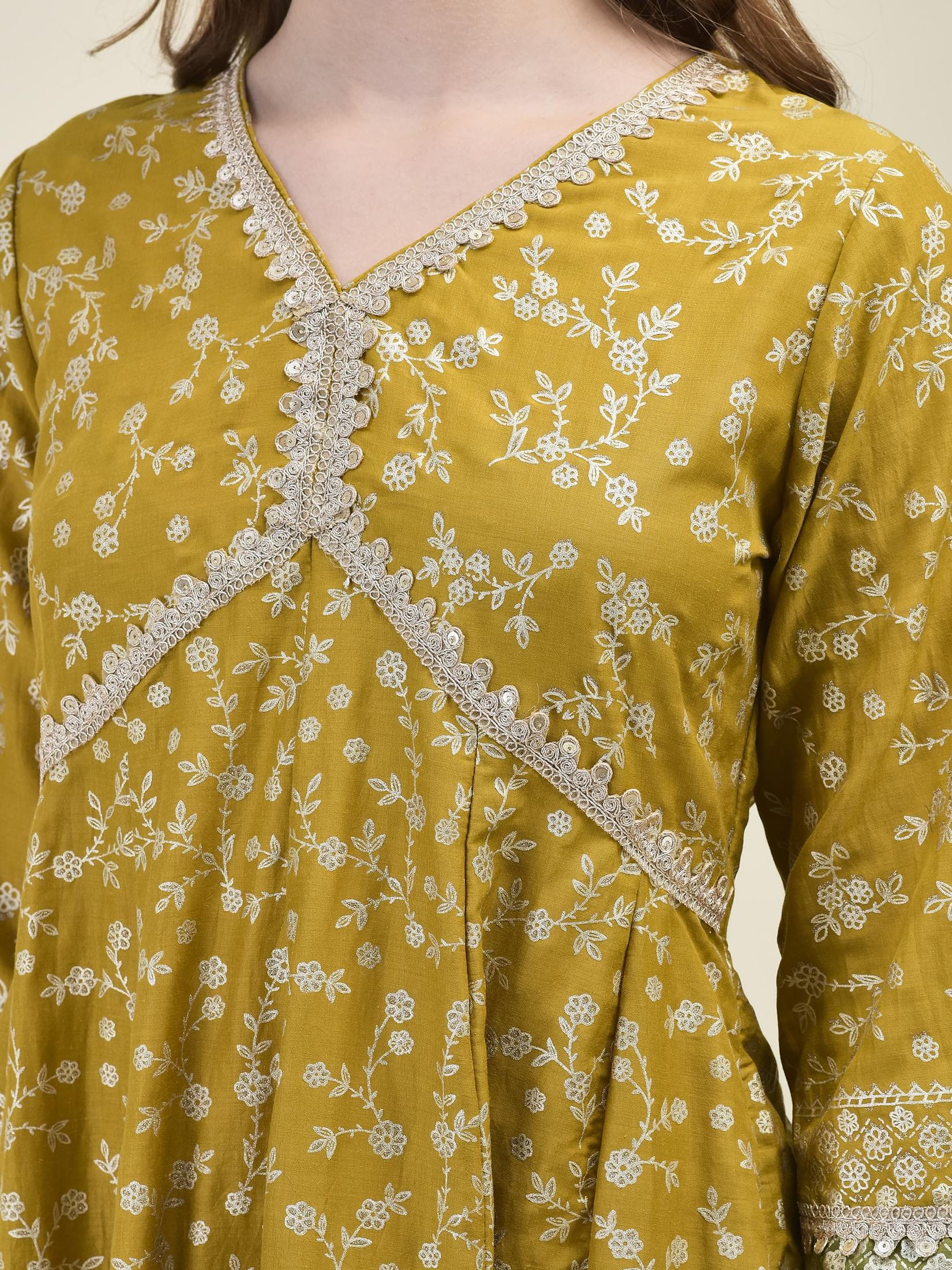 Women Liva Samaira Mustard Floral Print Kurta Split Pant Dupatta.