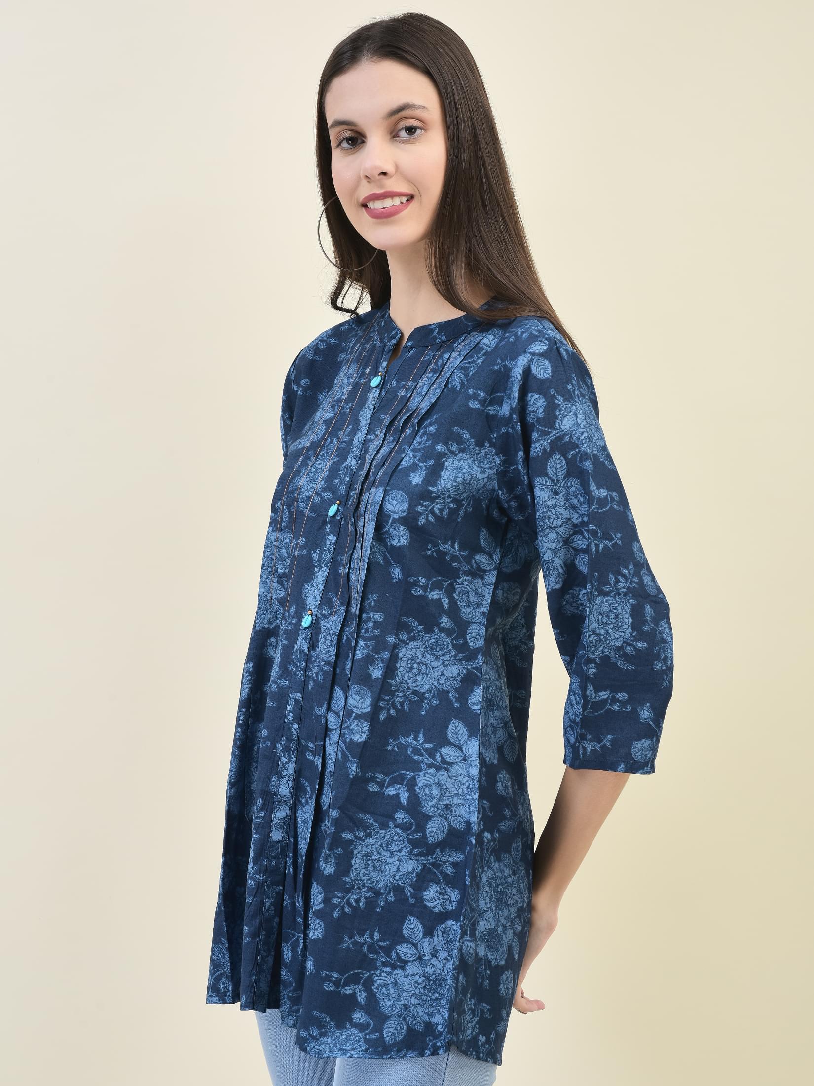 Women Liva Rayon Blue Floral Print Tunic.