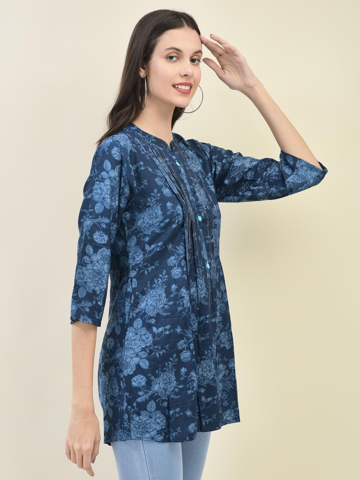 Women Liva Rayon Blue Floral Print Tunic.