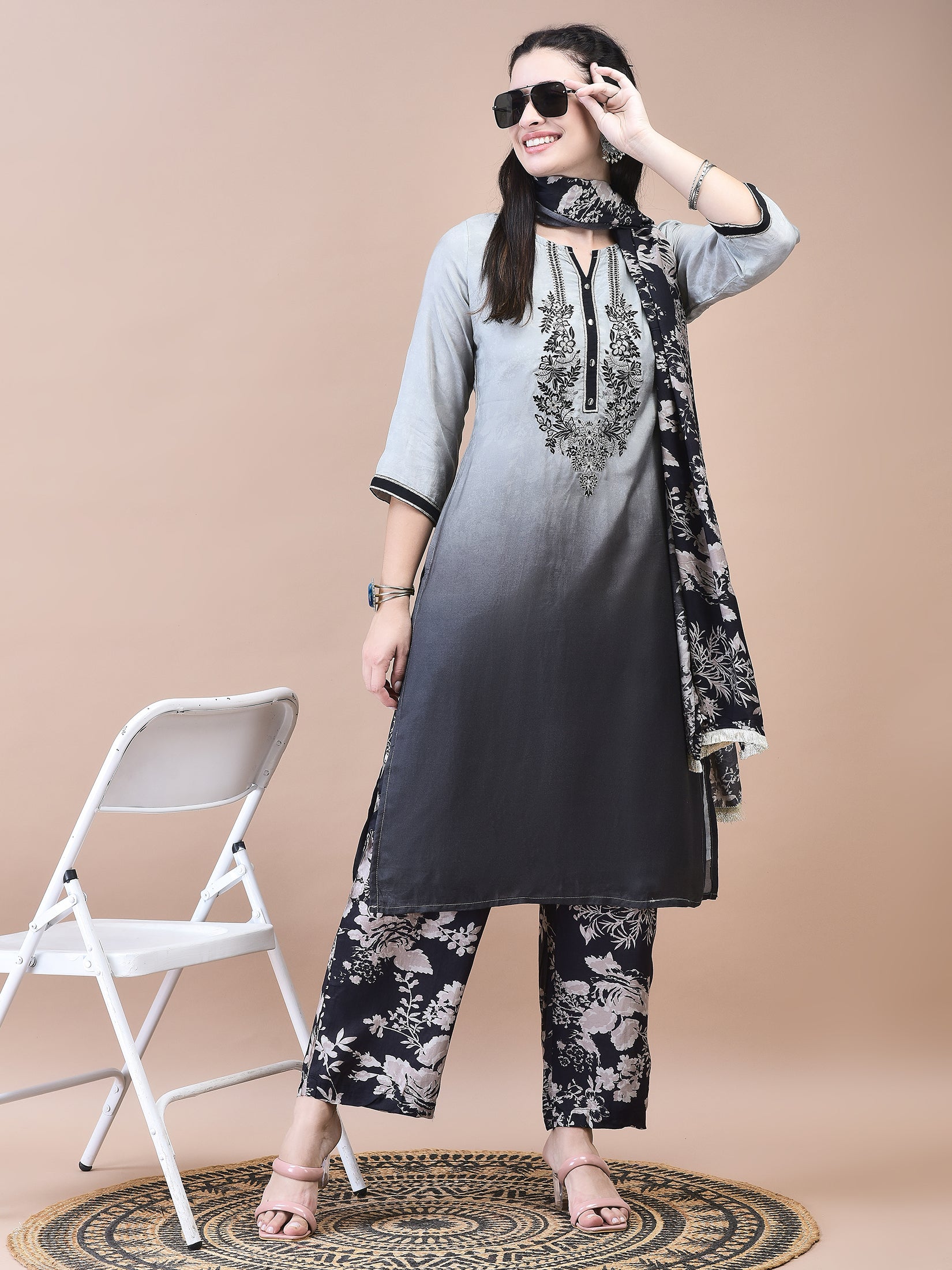 20093GREYBLACK_detail