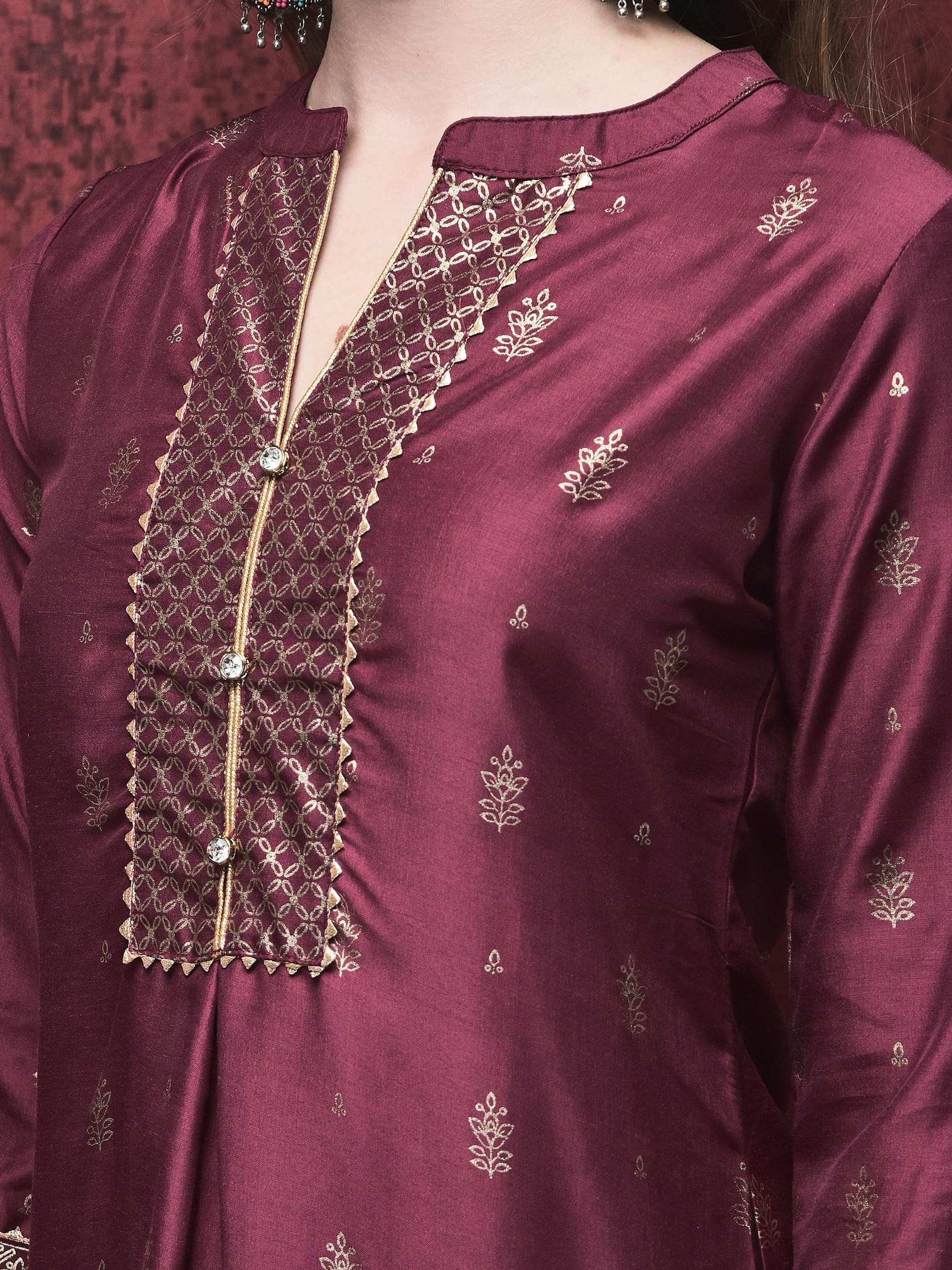 Women Liva (Viscose) Burgundy Foil Print Kurta Comfort pant Dupatta.