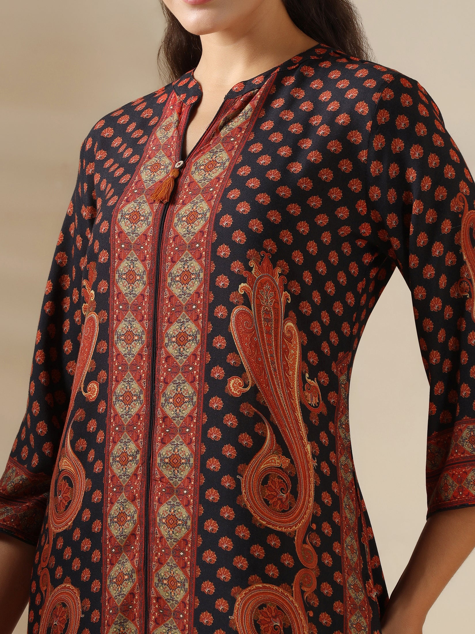 20120BLACKRUST_closer