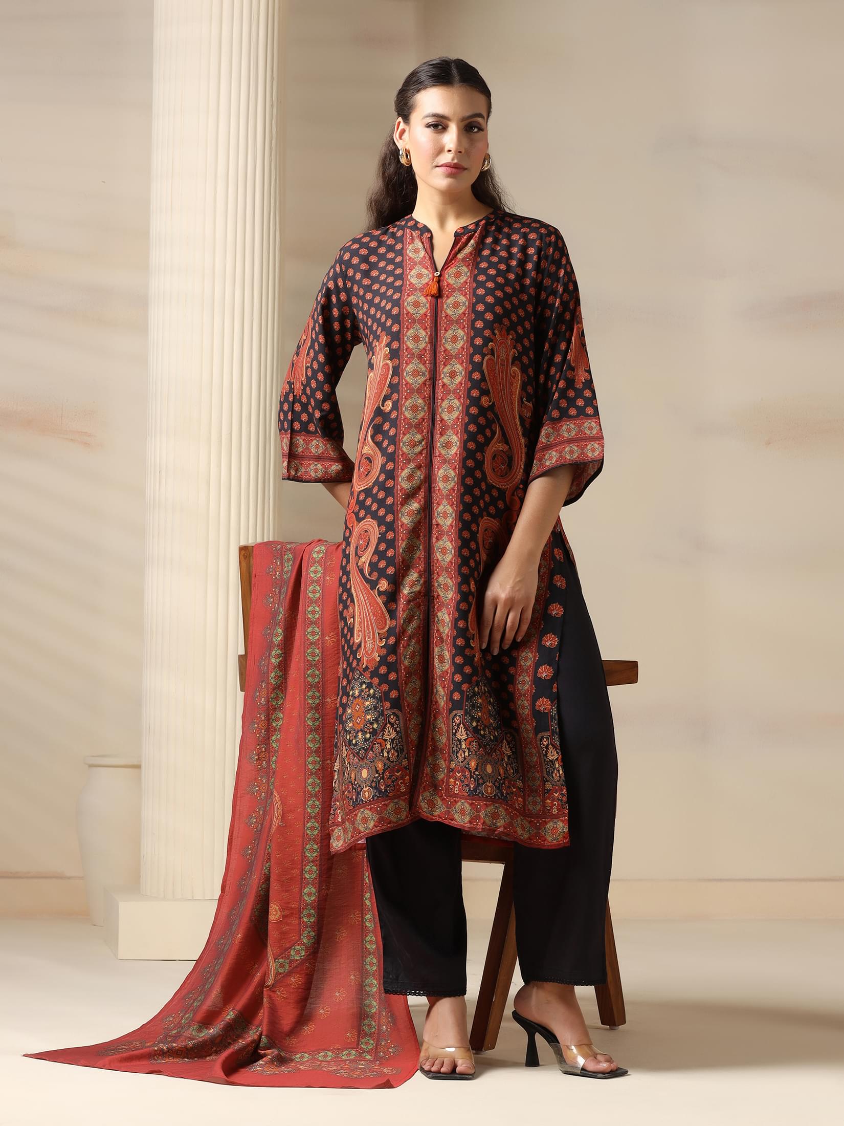 Women Liva Black Paisley Print Kurta Comfort Pant Chanderi Dupatta.
