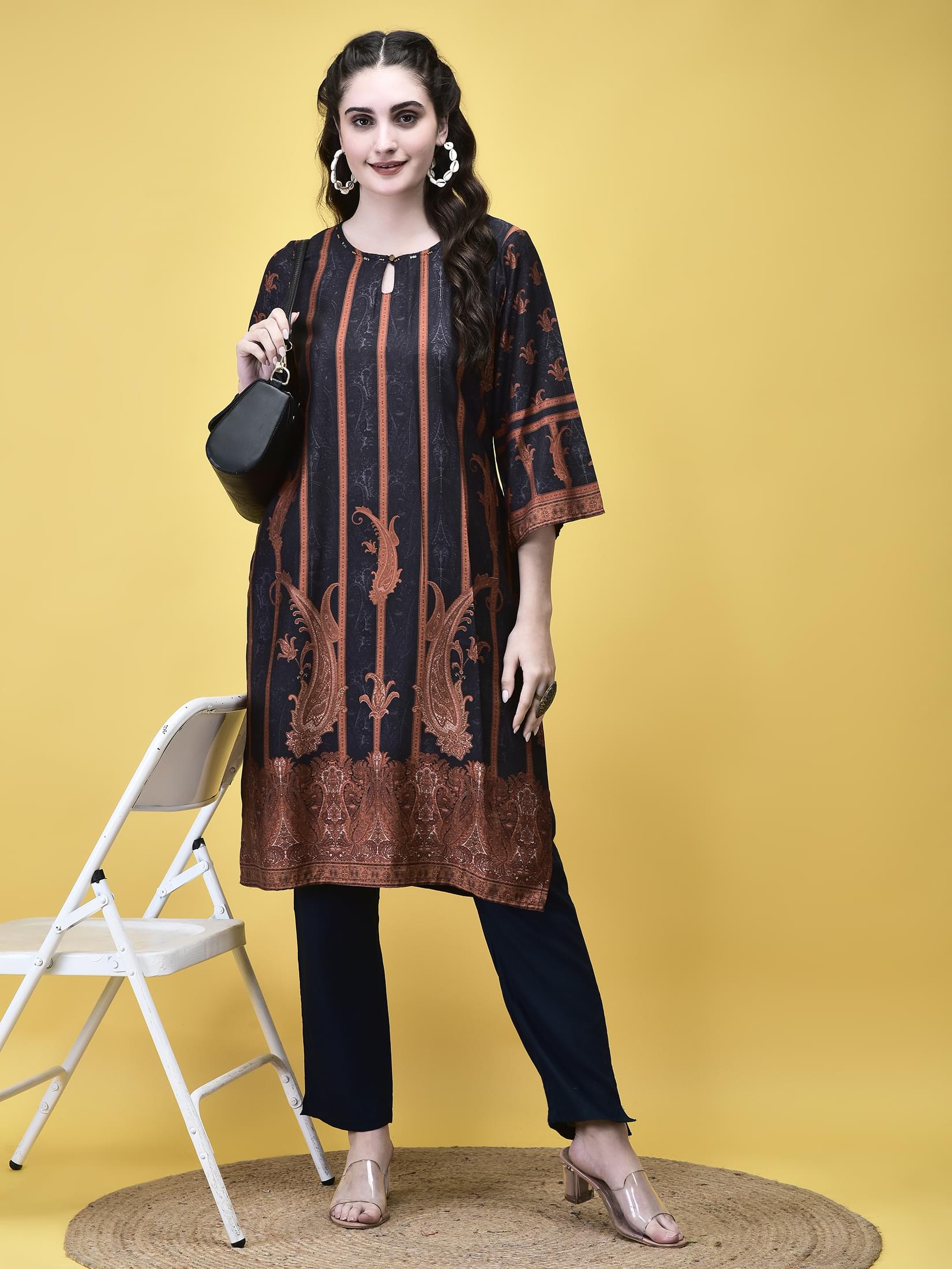 Women Liva Grey Paisley Print Kurta.