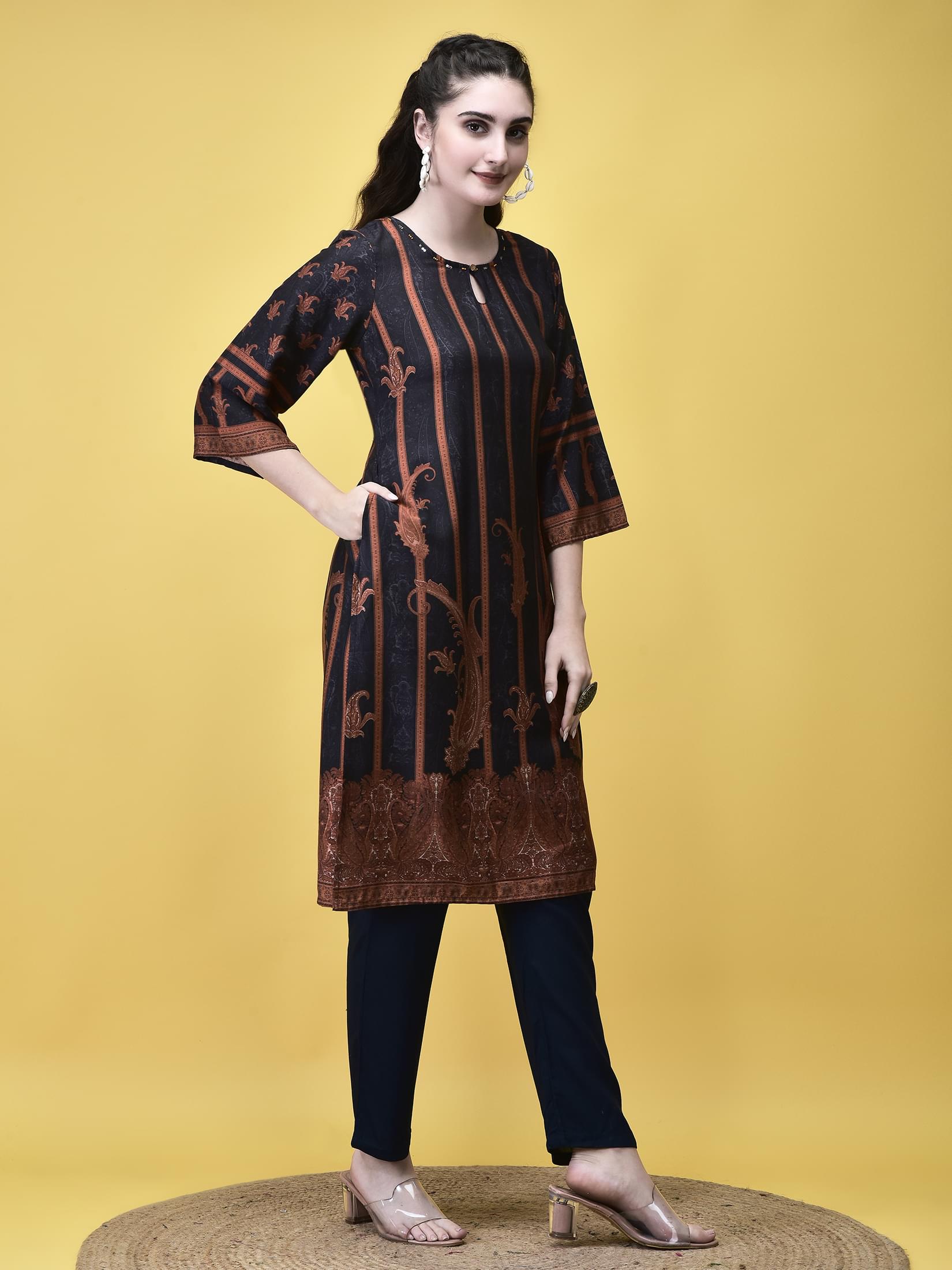 Women Liva Grey Paisley Print Kurta.