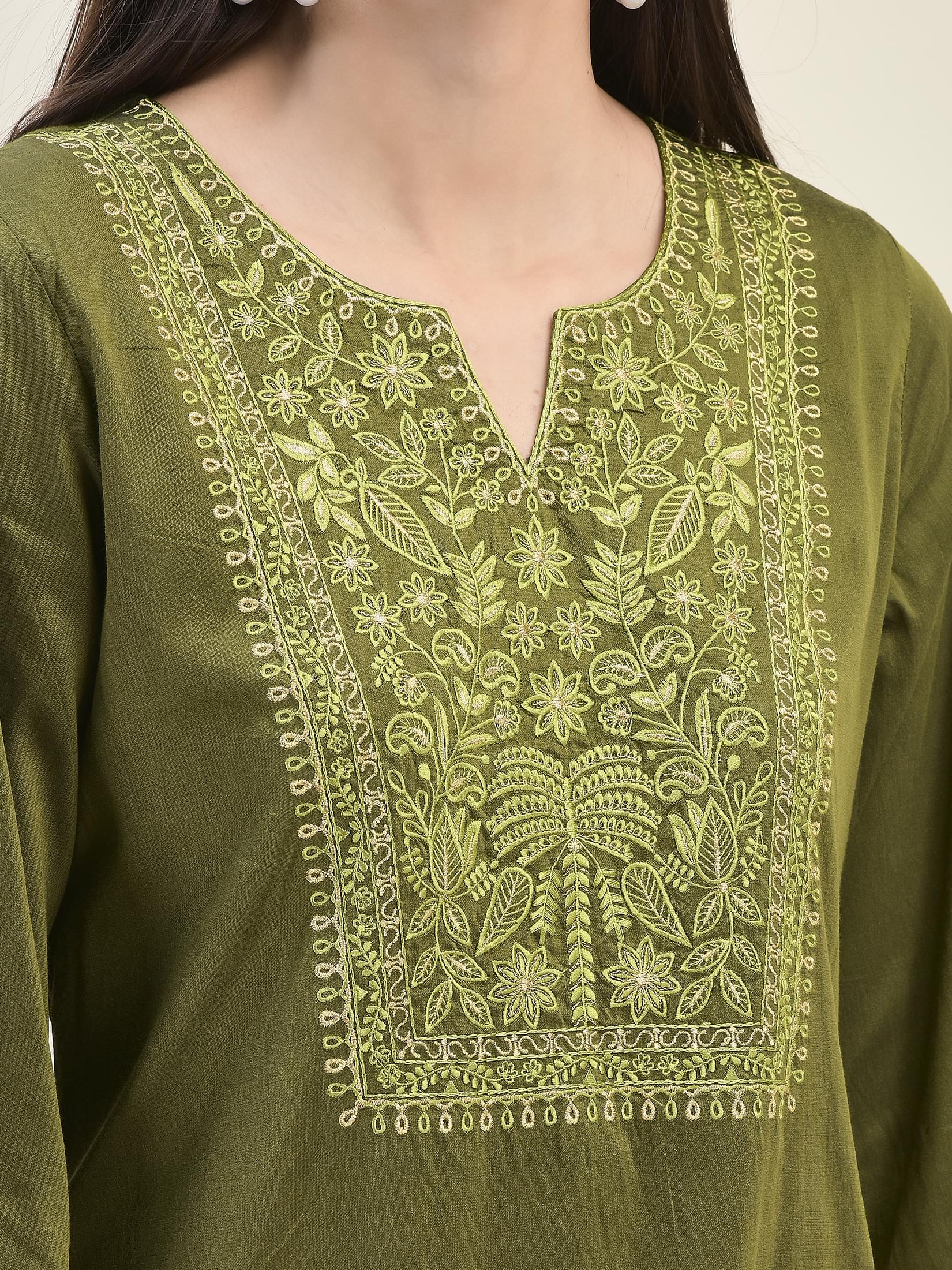 Women Poly Viscose Green Embroidered Kurta Comfort Pant Dupatta.