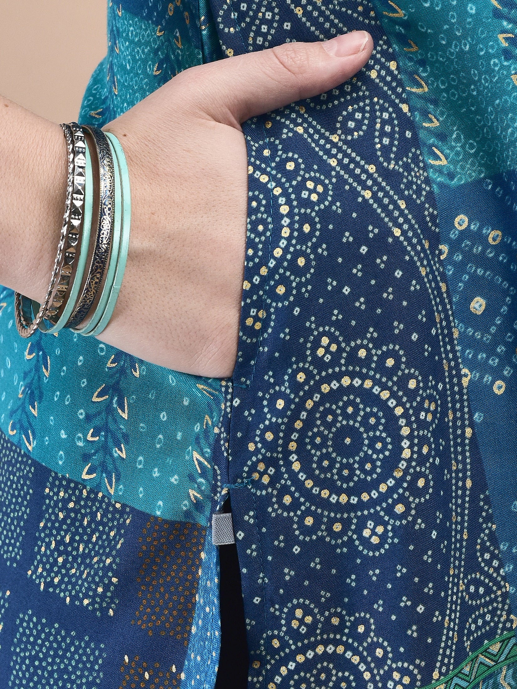 20129BLUEMULTI_pocket