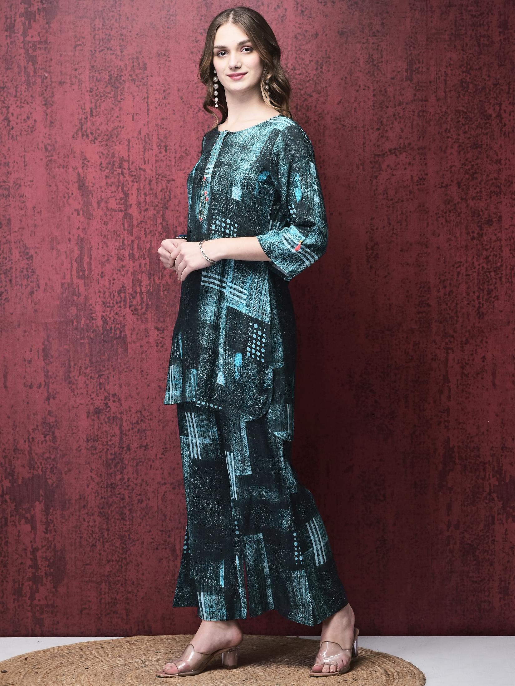 Women Liva (Rayon) Teal Abstract Print Co-Ord Set.