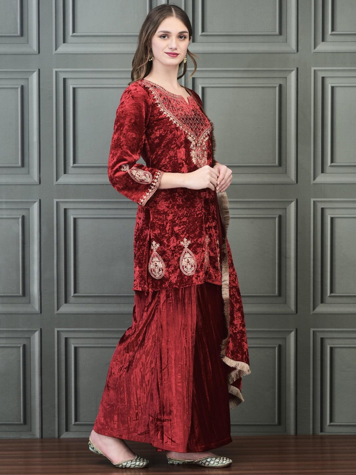 Women Winter Velvet Pink Embroidered Kurta Wide Leg Pant Dupatta.