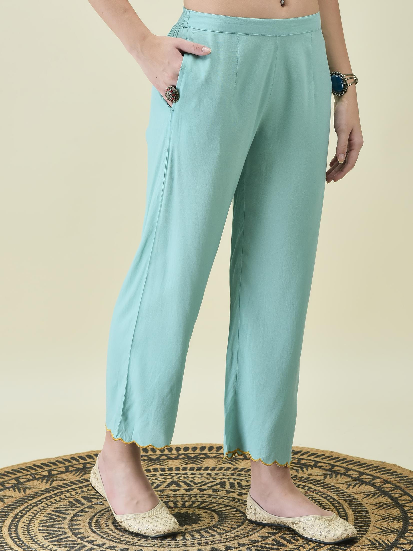 Women Muslin Blue Floral Print Kurta Comfort Pant Dupatta.