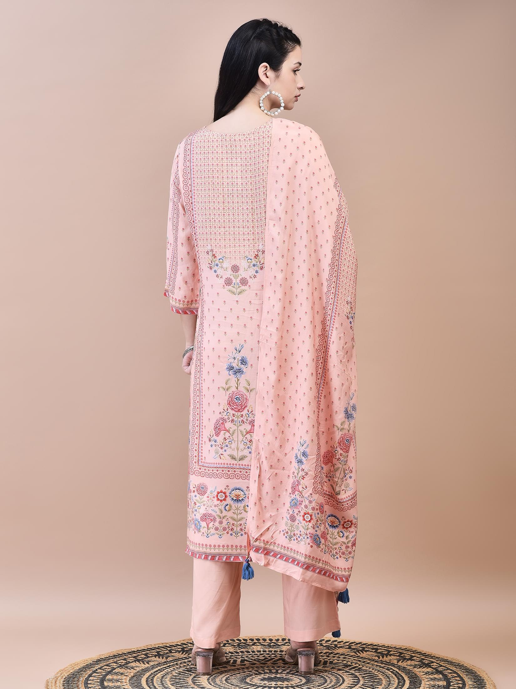 Women Muslin Peach Floral Print Kurta Comfort Pant Dupatta.