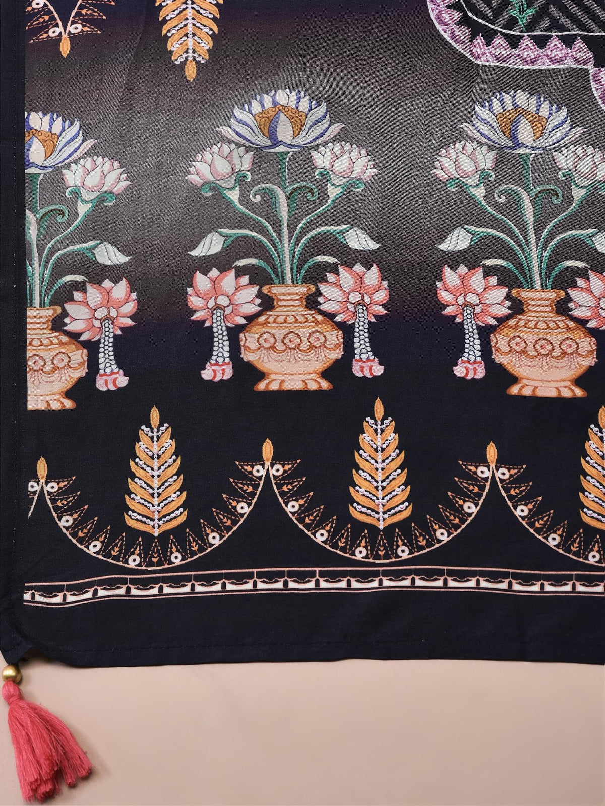 Women Muslin Grey Floral Print Kurta Comfort Pant Dupatta.