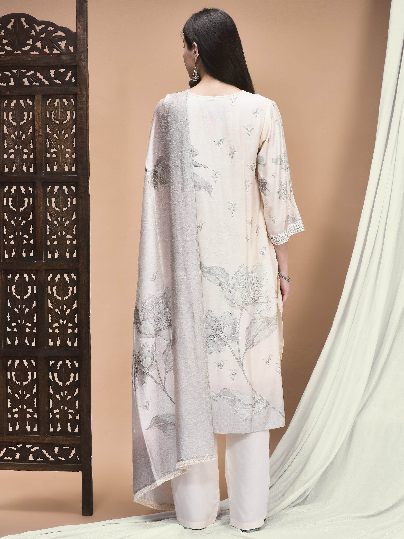 20223MPOFFWHITEGREY_back