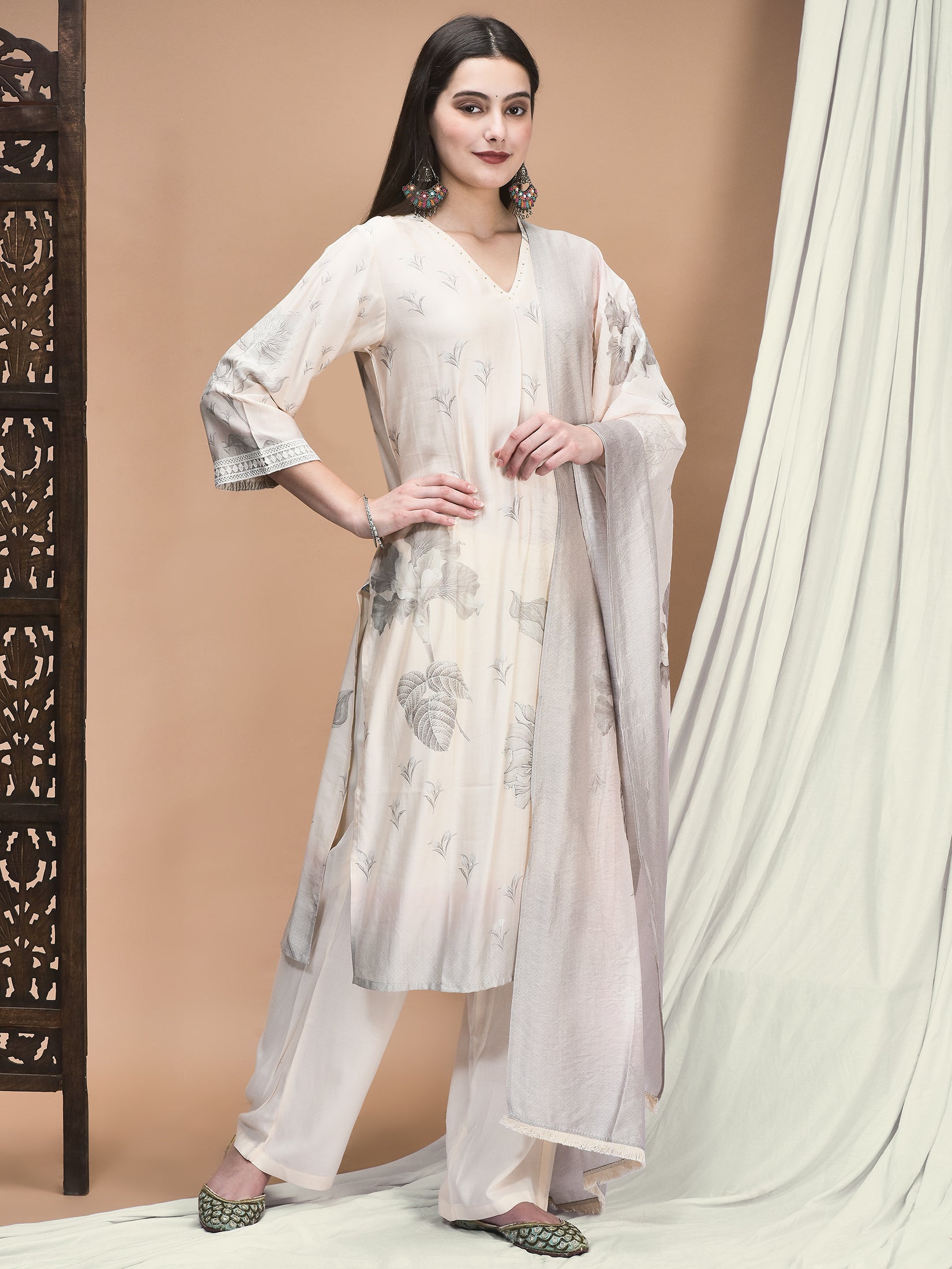 20223MPOFFWHITEGREY_right