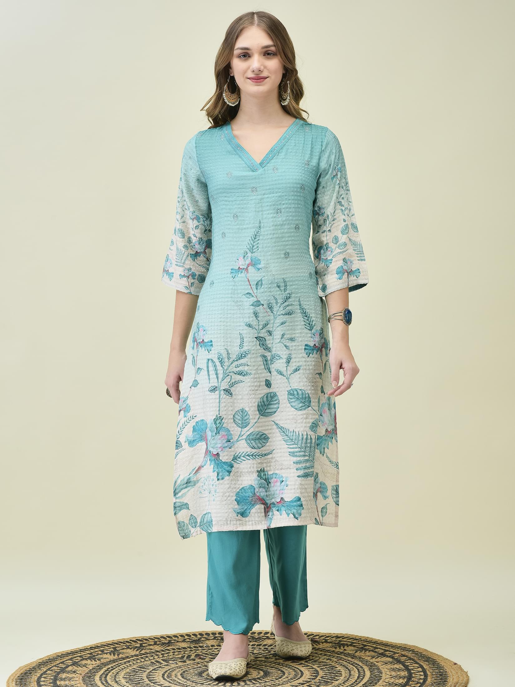 Women Liva Poly Viscose Teal Floral Print Kurta Comfort Pant Chanderi Dupatta.